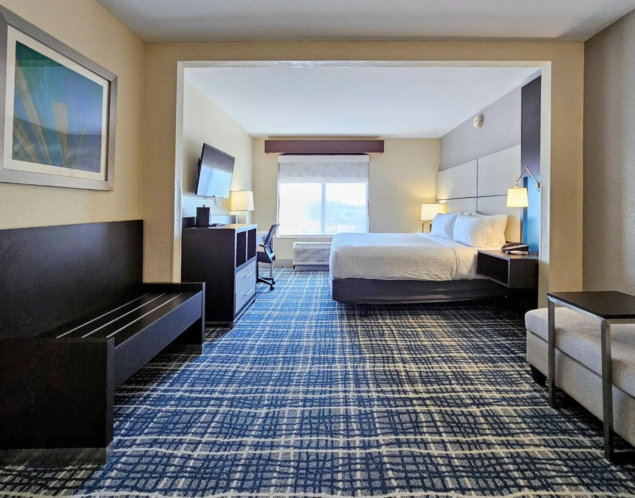 Photo of the whole room, Bed in Holiday Inn - Belcamp - Aberdeen Area by IHG