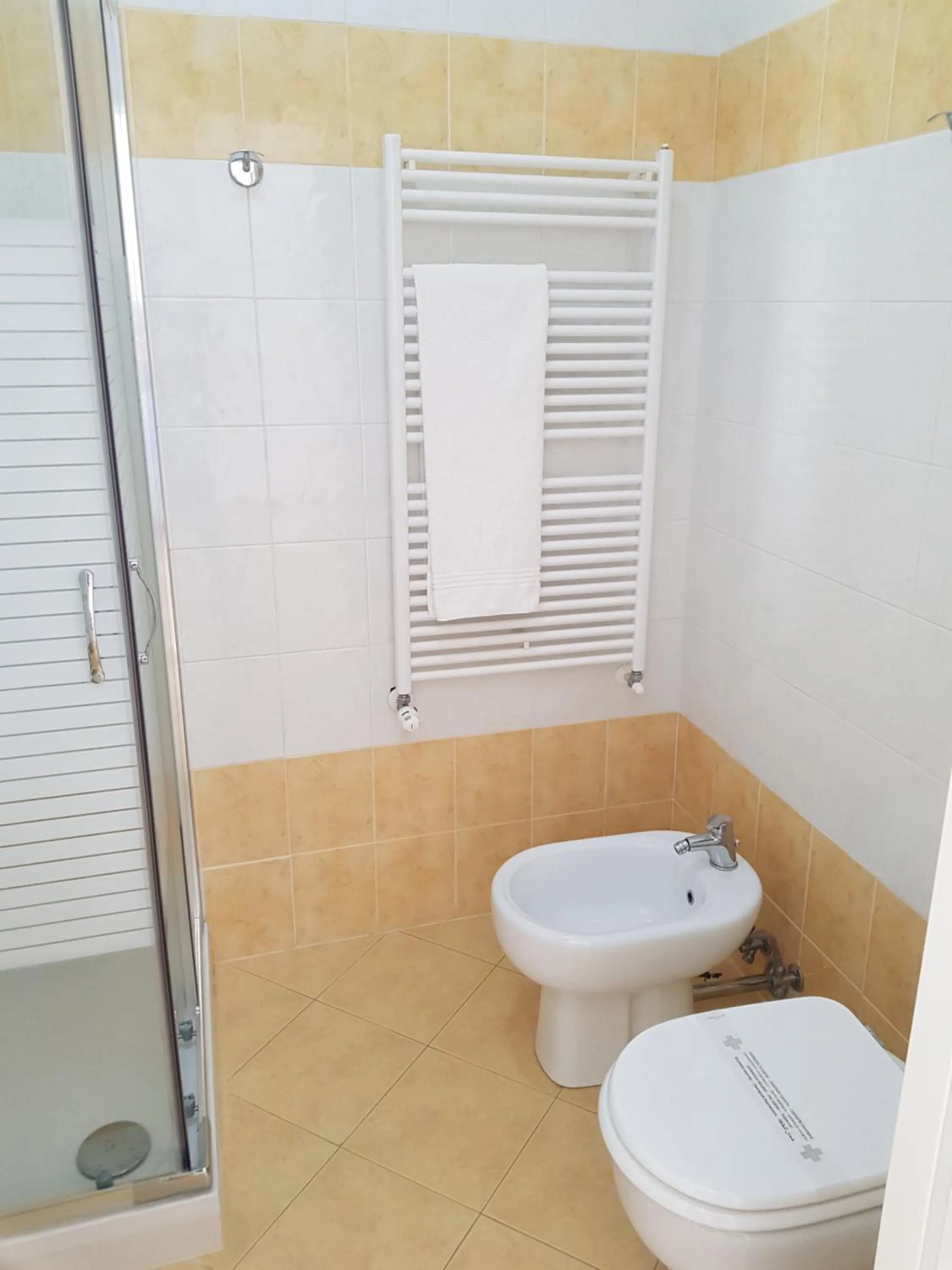Bathroom in Il Giardino dei Limoni Room & Apartments