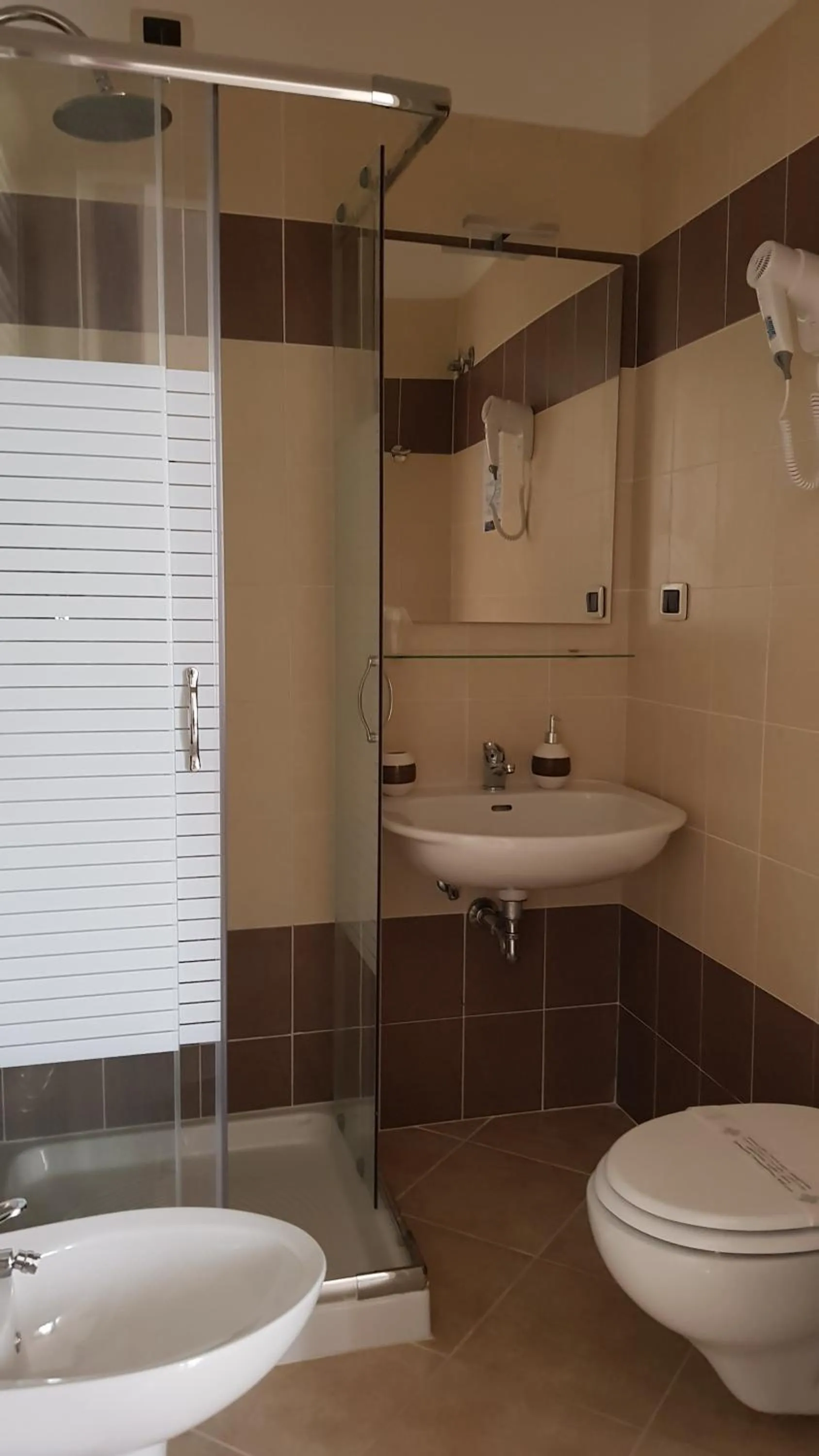 Shower in Il Giardino dei Limoni Room & Apartments