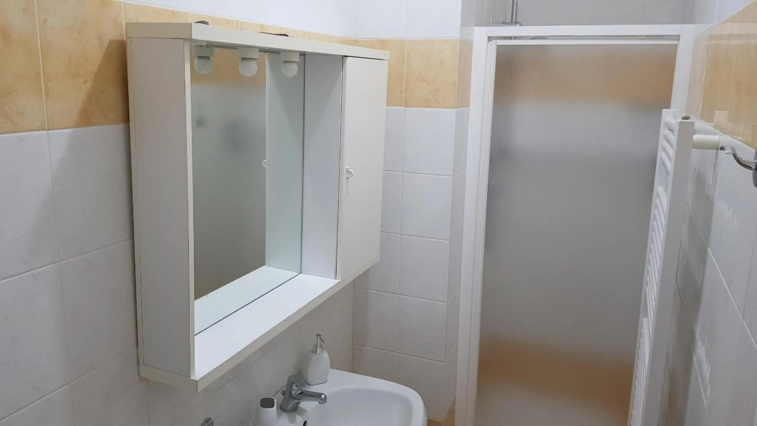 Shower in Il Giardino dei Limoni Room & Apartments