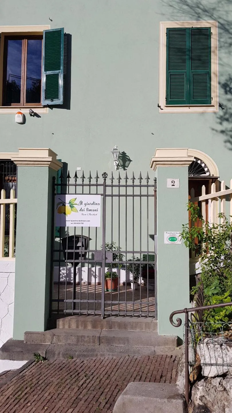 Facade/entrance in Il Giardino dei Limoni Room & Apartments