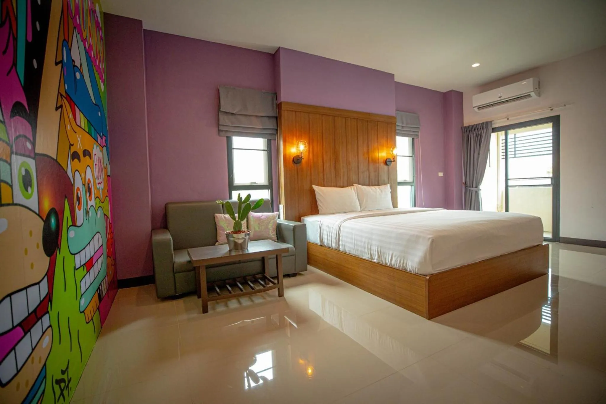 Photo of the whole room, Bed in Smart Hotel