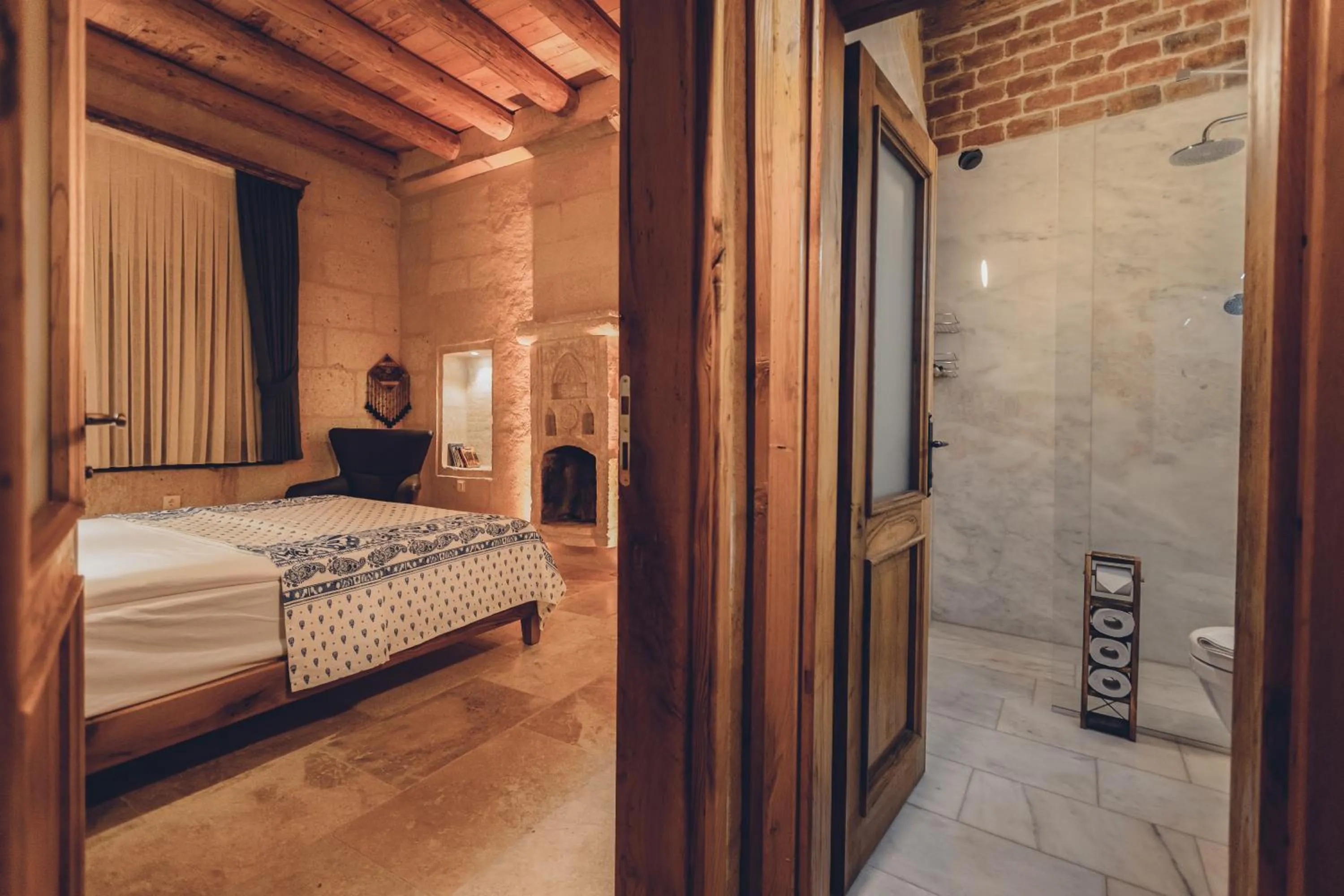 Shower, Bed in La maison de Şişik