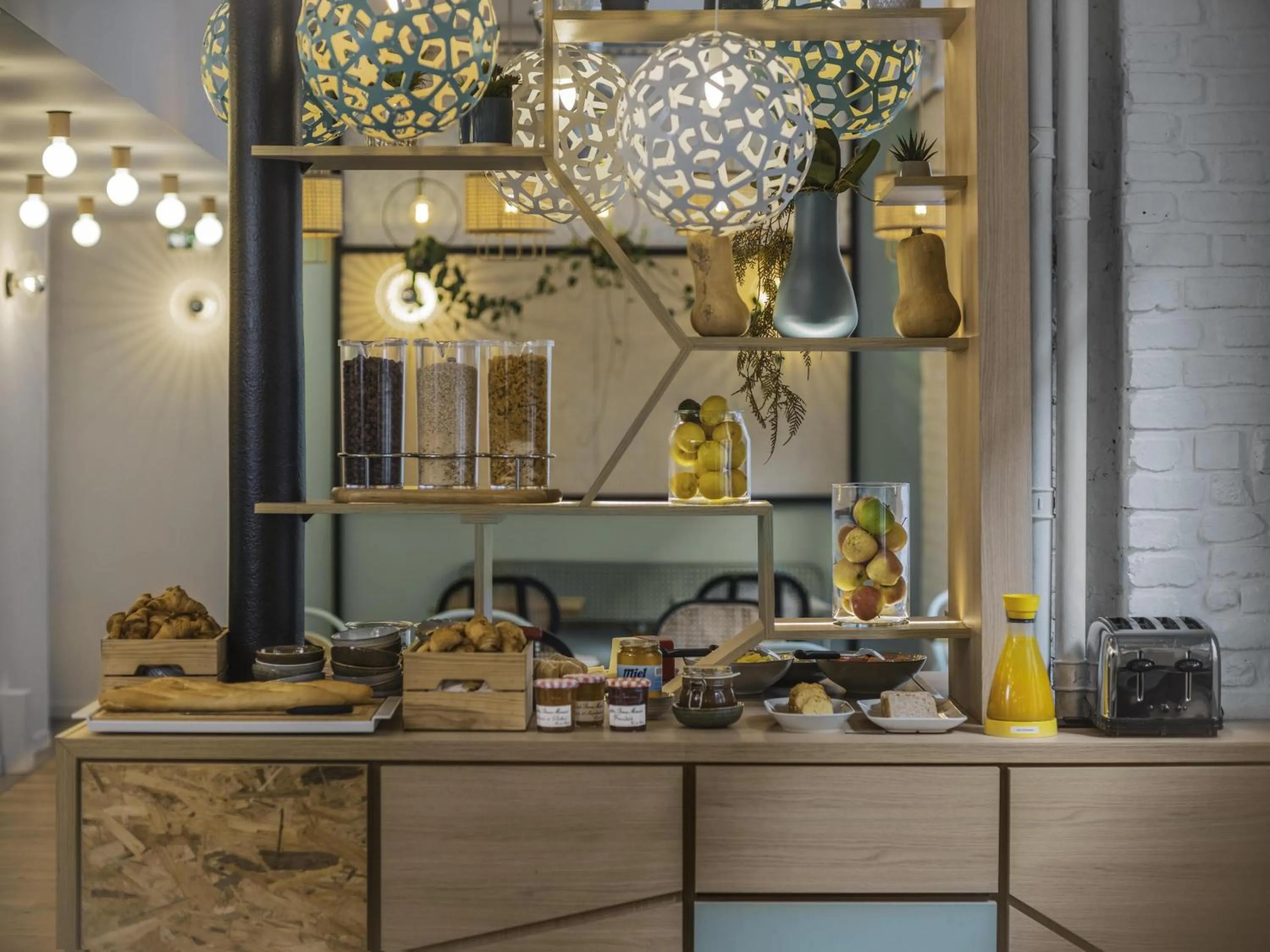 Breakfast in ibis Styles Paris Montmartre Nord