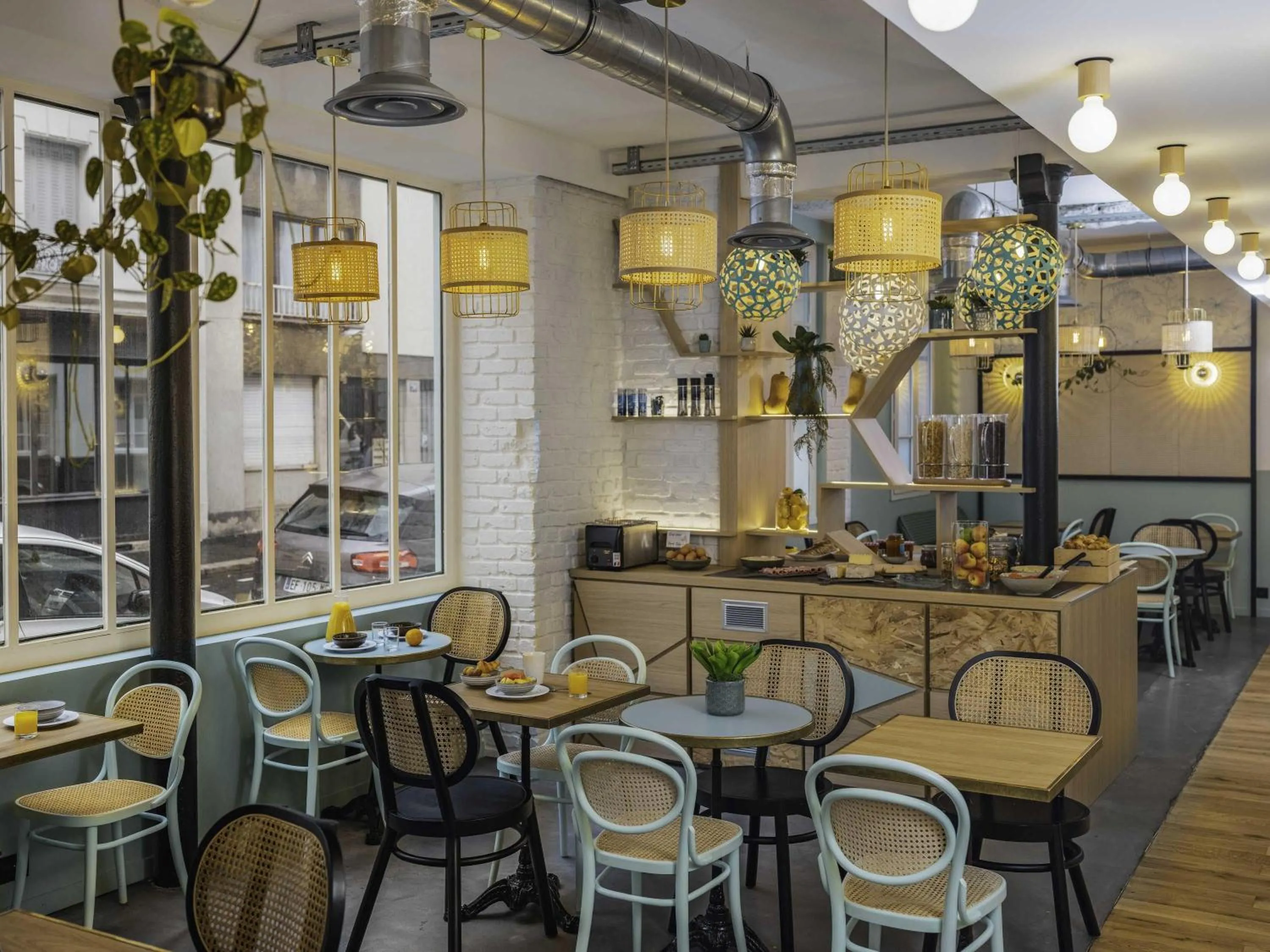 Breakfast in ibis Styles Paris Montmartre Nord