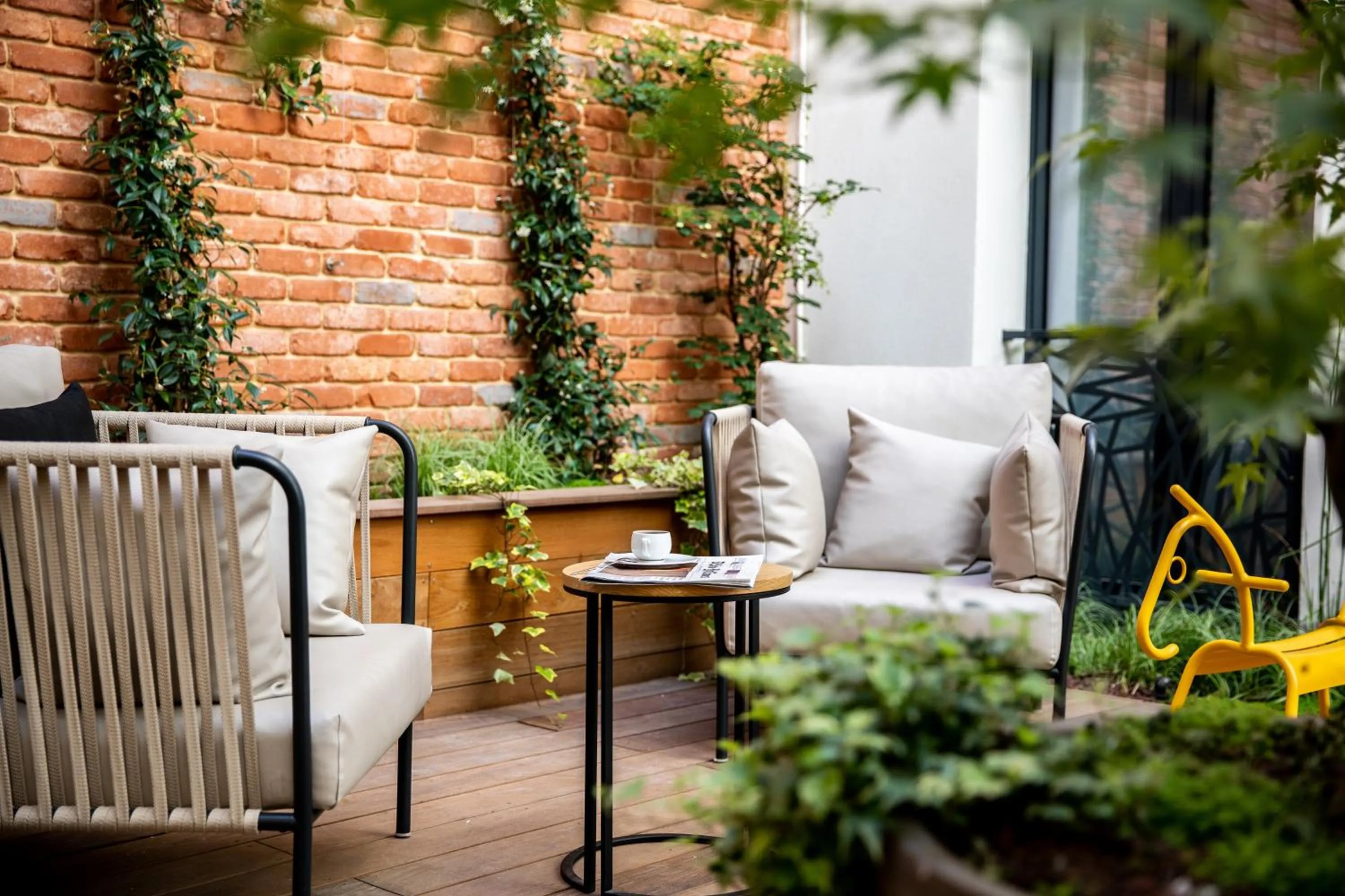 Patio in Laz' Hotel Spa Urbain Paris