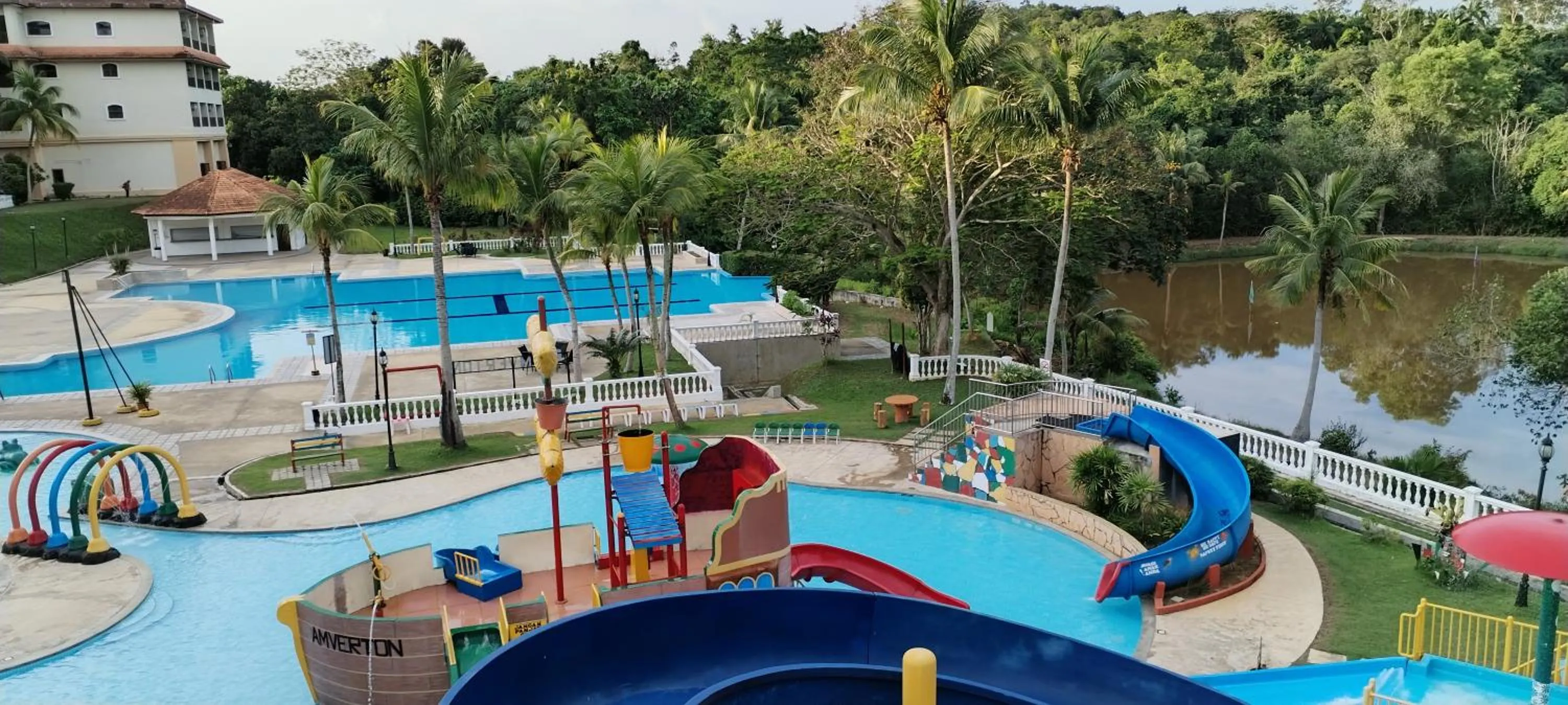 Aqua park in Amverton Heritage Resort