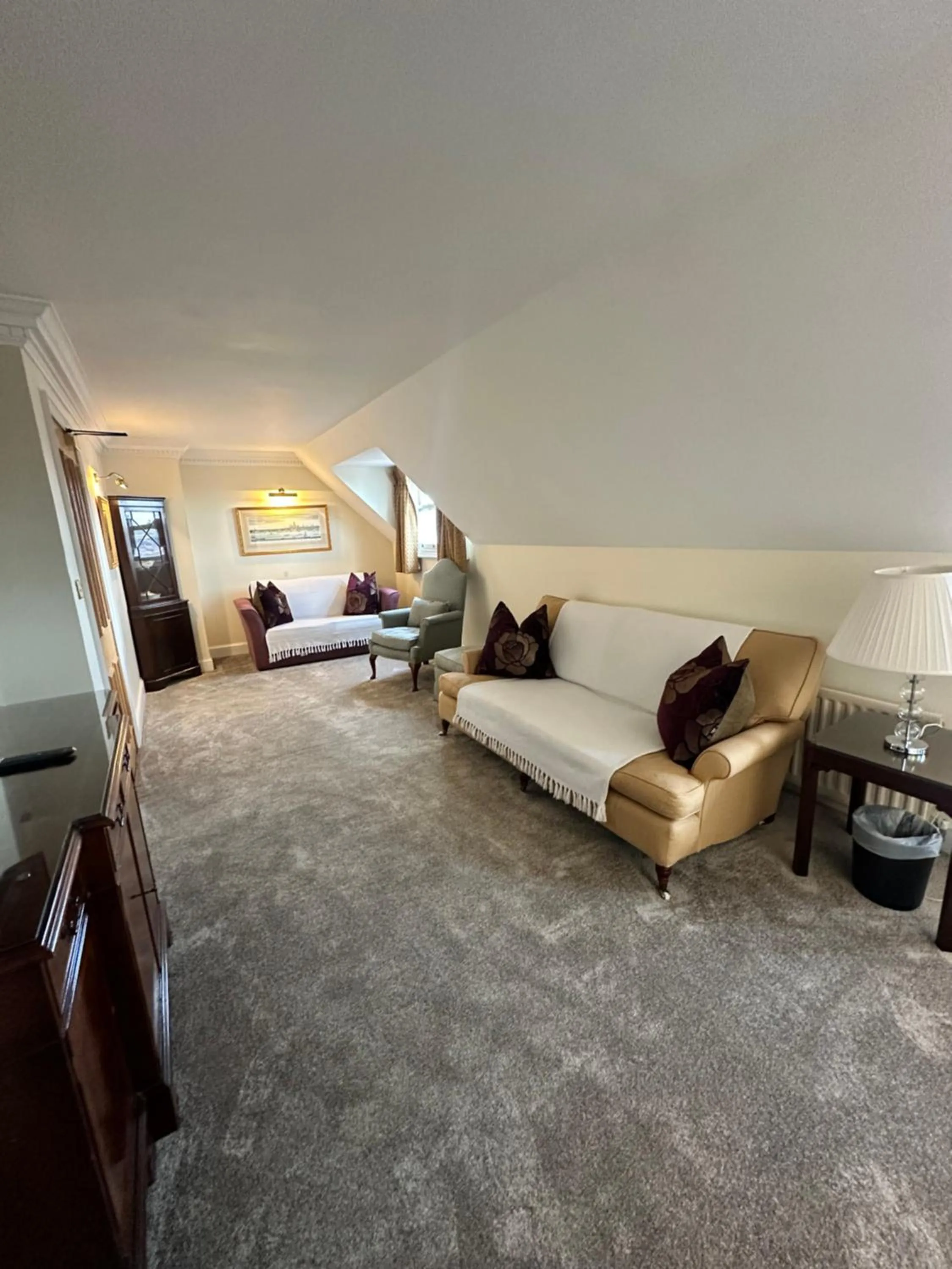 Living room, Bed in The Angel Posting House & Livery