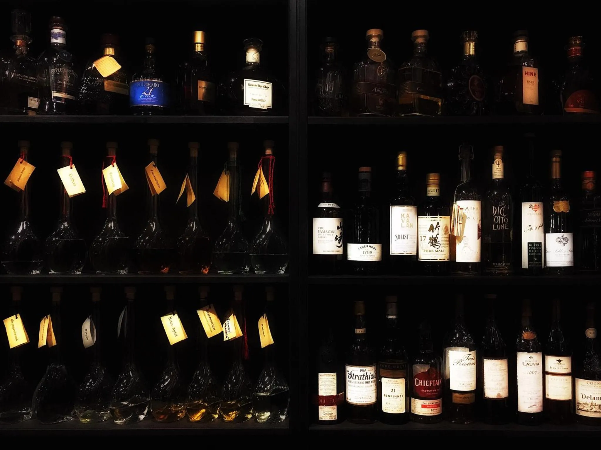 Alcoholic drinks in arthausHOTEL