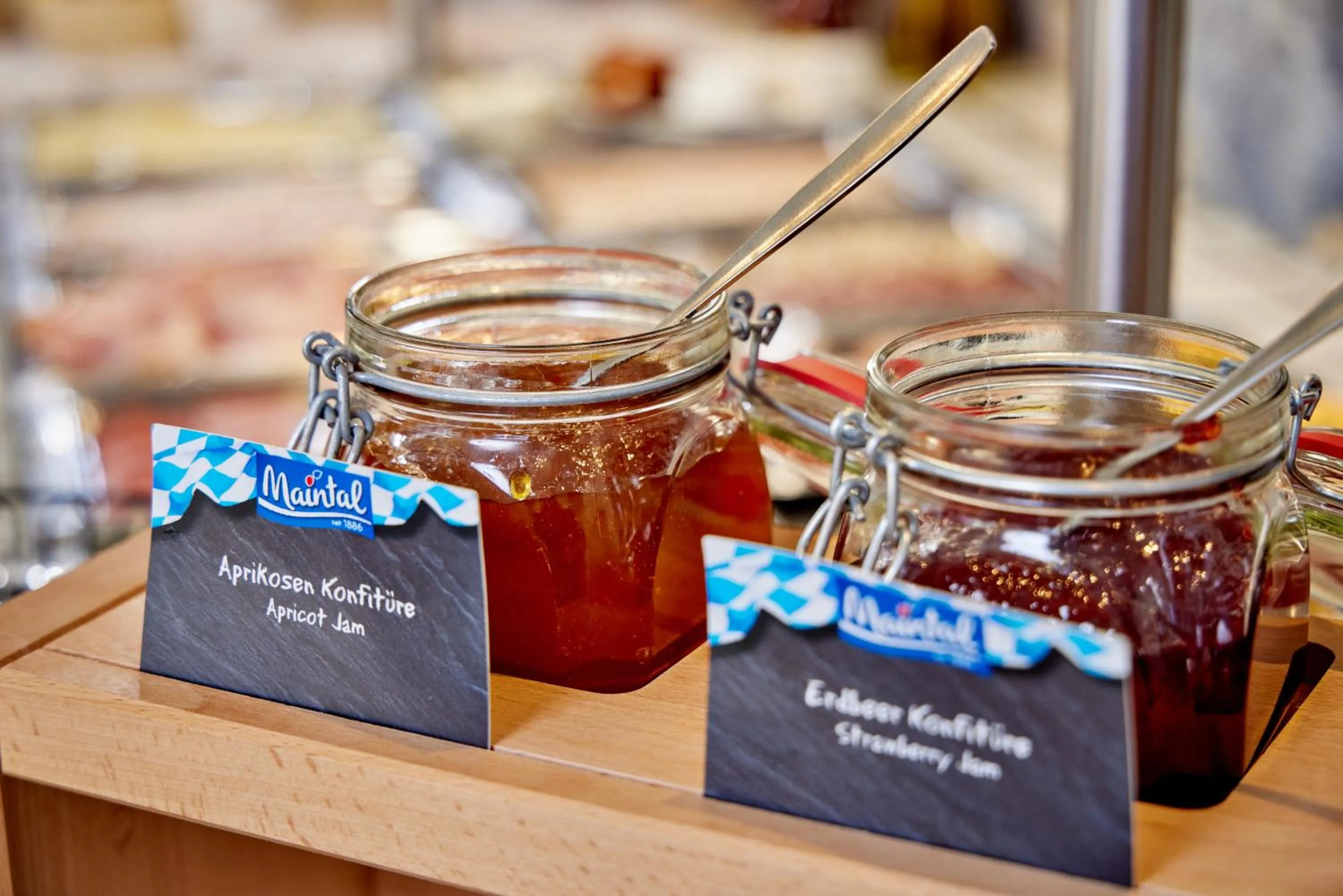 Buffet breakfast in Alpenhotel Rieger