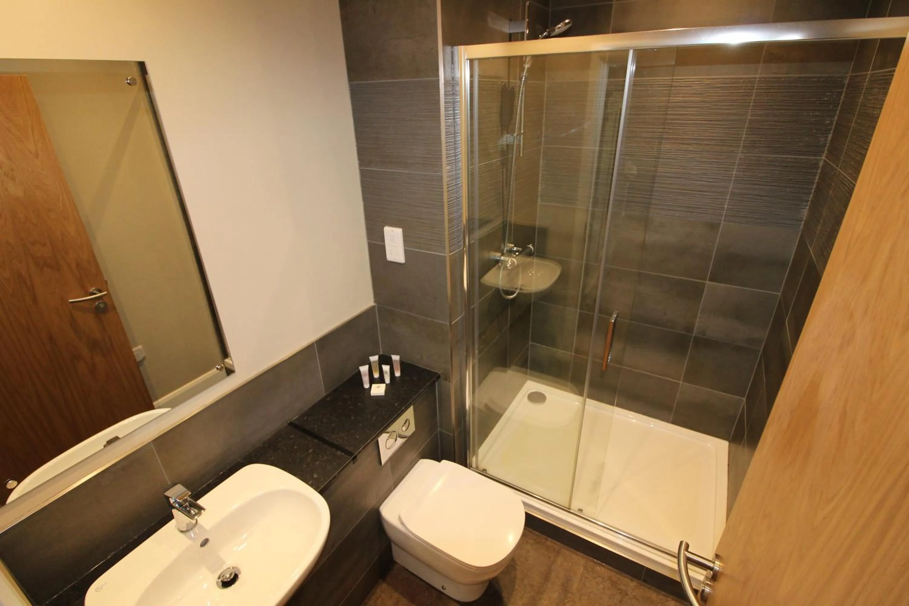Bathroom in Plawsworth Hall Serviced Cottages and Apartments