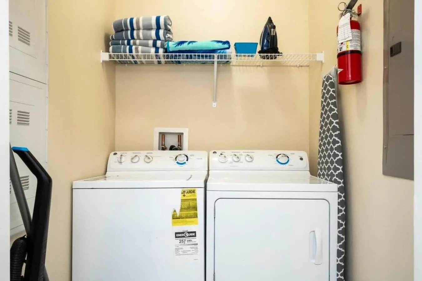 Five Bedrooms TownHome with Pool 4849