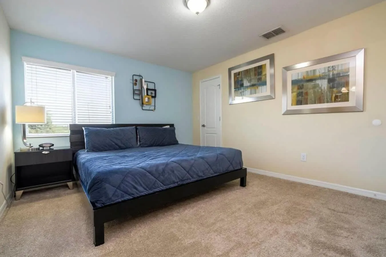 Bed in Five Bedrooms TownHome with Pool 4849