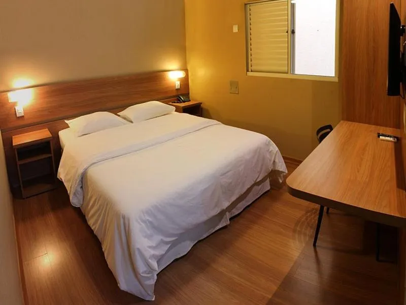 Bedroom, Bed in Hotel Bernal