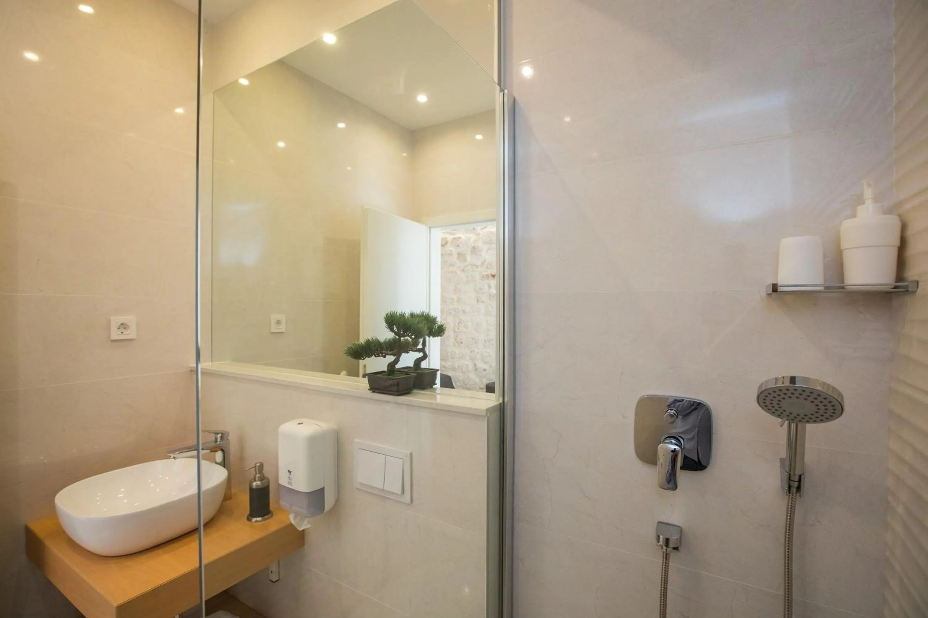 Bathroom in Scalini Palace