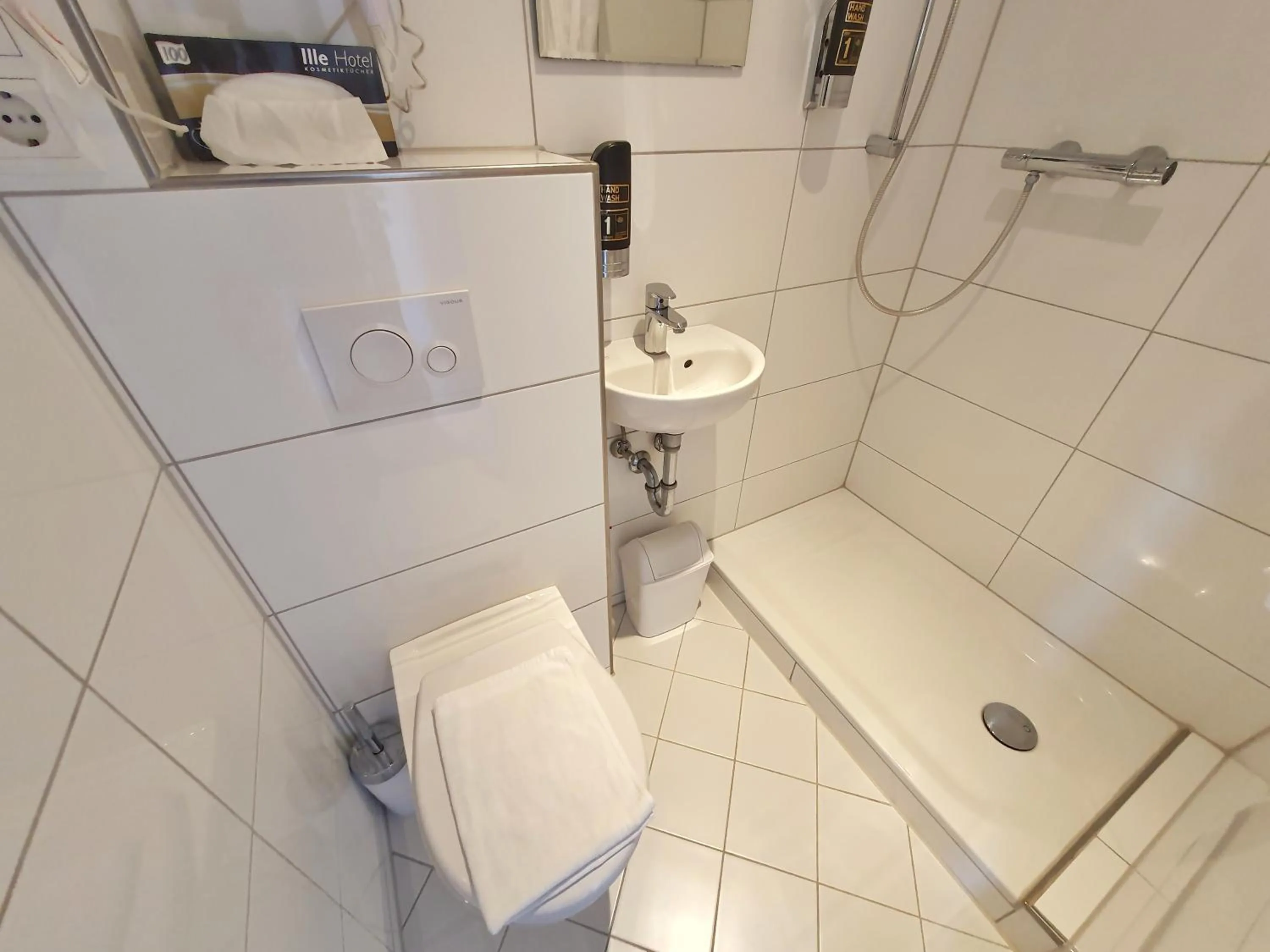 Shower in Aparthotel Jonas