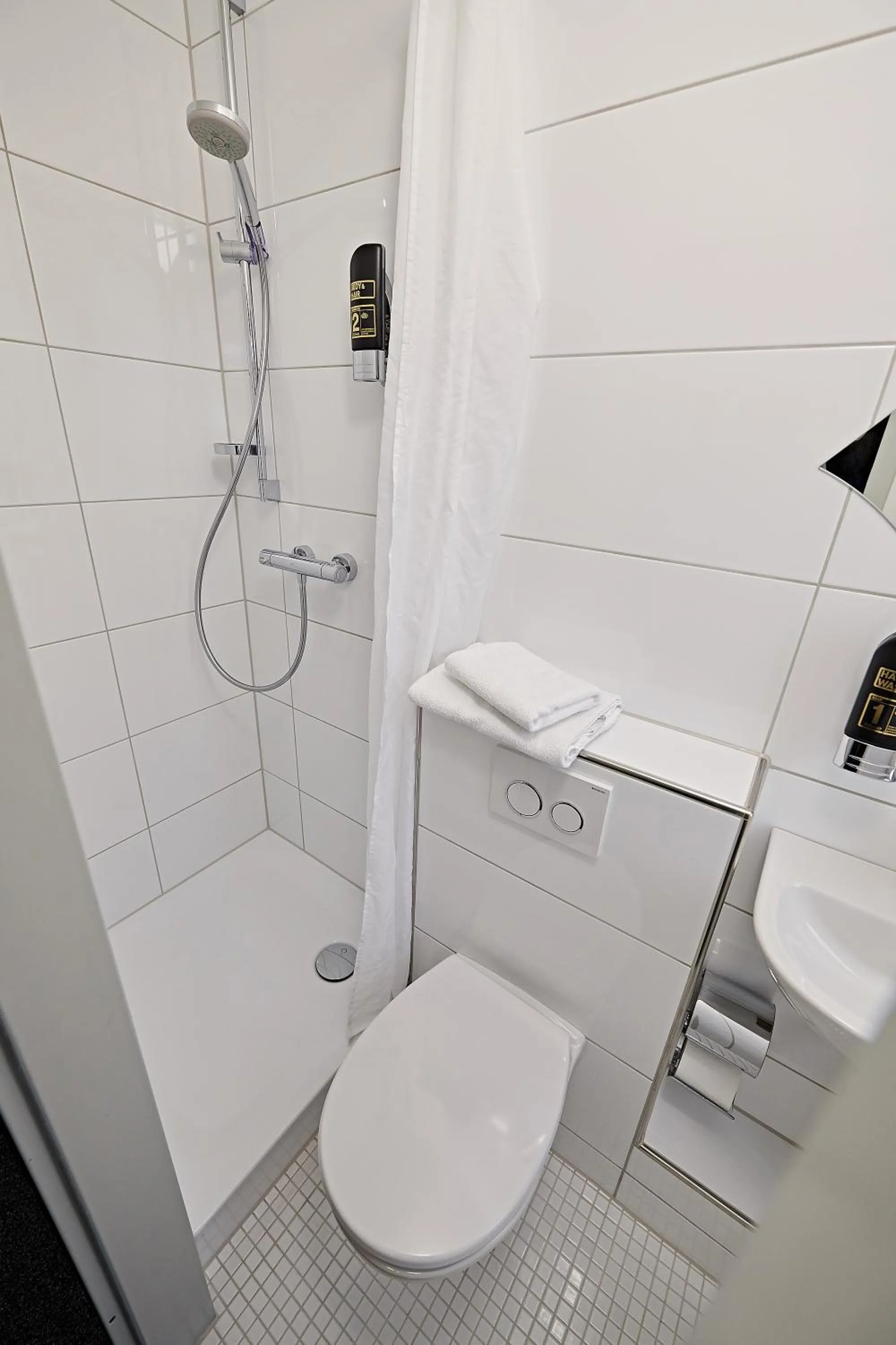 Shower in Aparthotel Jonas