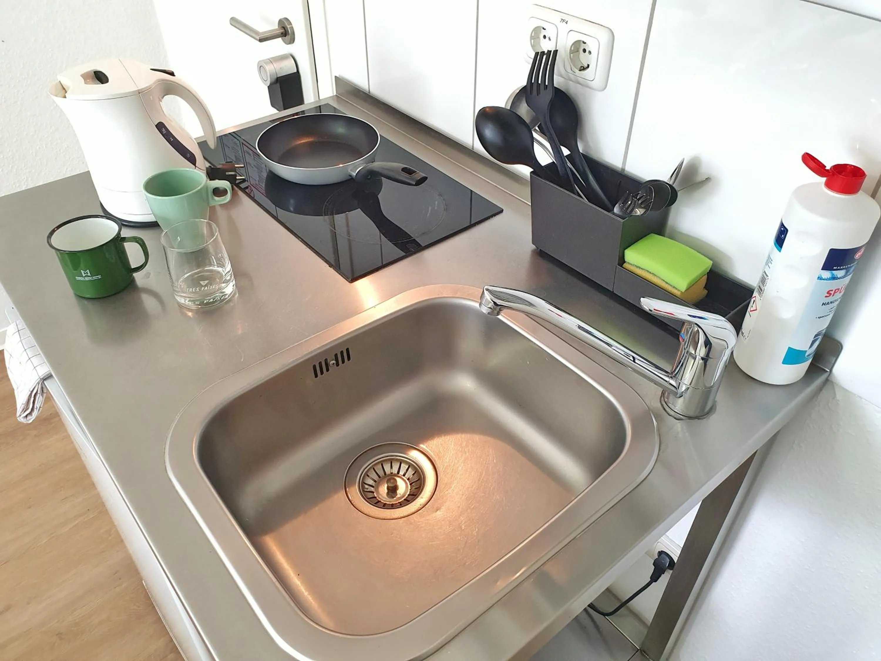 Kitchen or kitchenette in Aparthotel Jonas