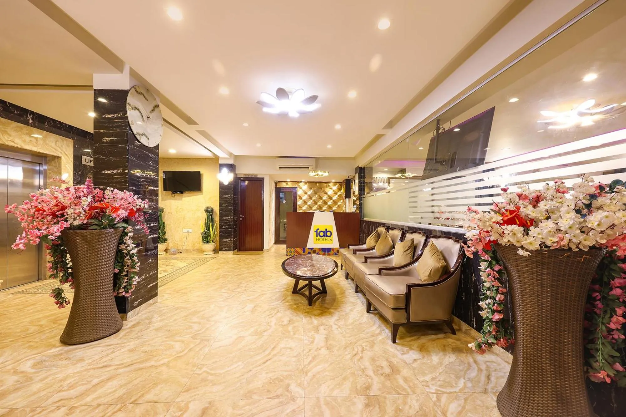 Lobby or reception in Fabhotel Prime Sarala Crown - 500M From Calangute Beach