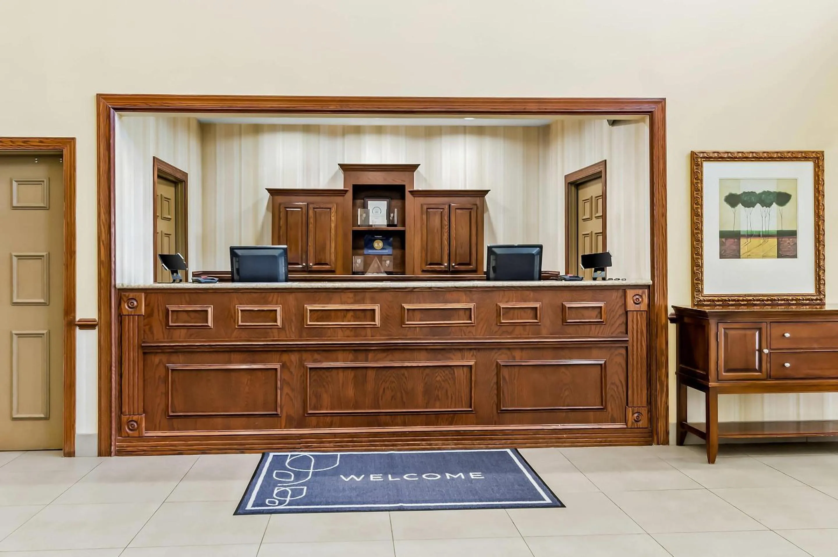 Lobby or reception in Country Inn & Suites by Radisson, Princeton, WV