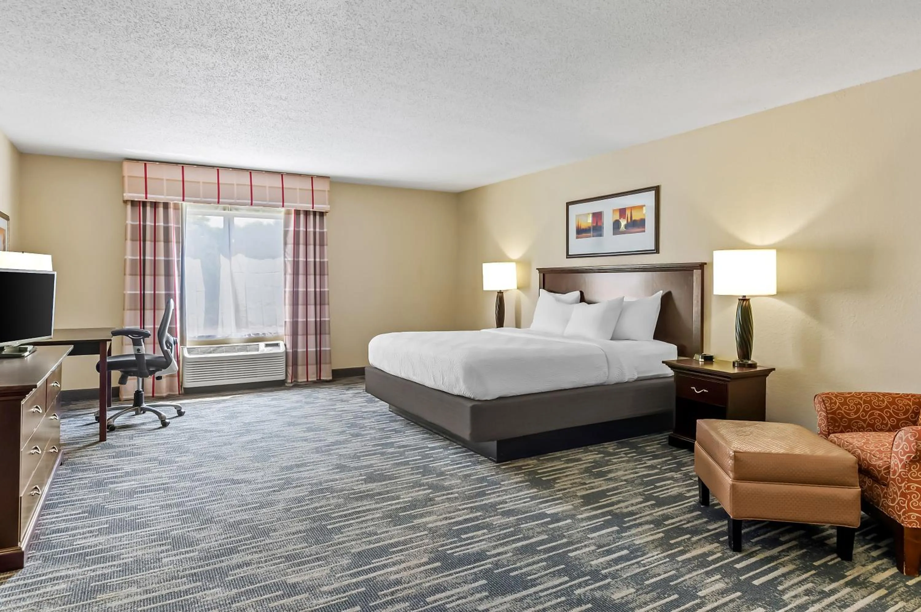 Bedroom, Bed in Country Inn & Suites by Radisson, Princeton, WV