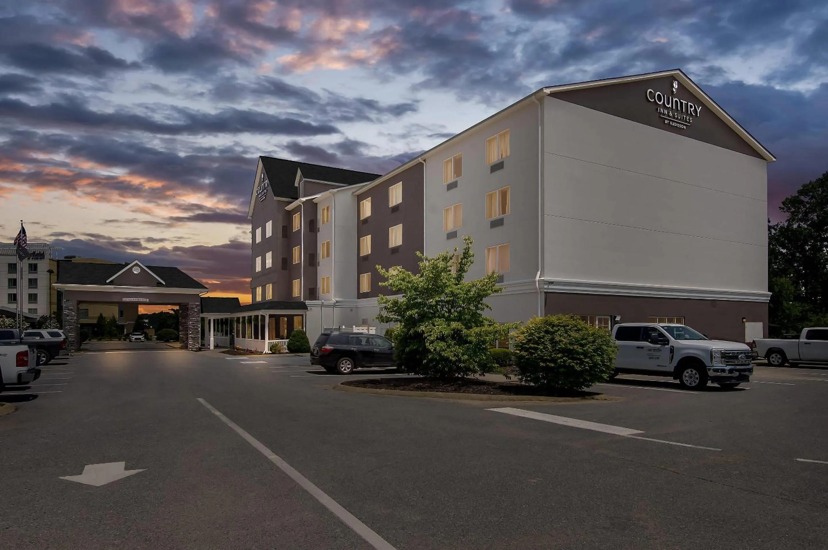 Property building in Country Inn & Suites by Radisson, Princeton, WV