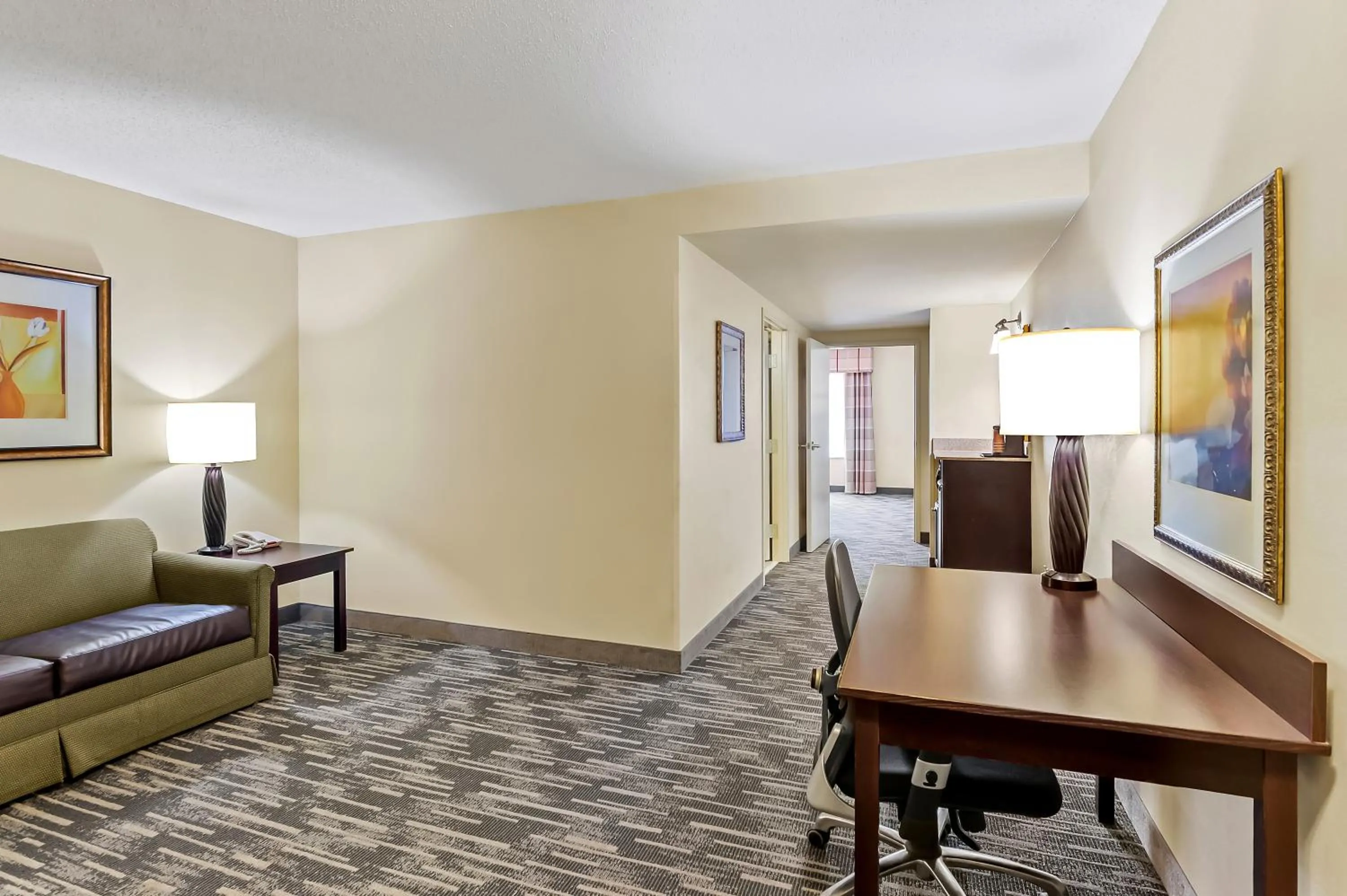 Bedroom in Country Inn & Suites by Radisson, Princeton, WV