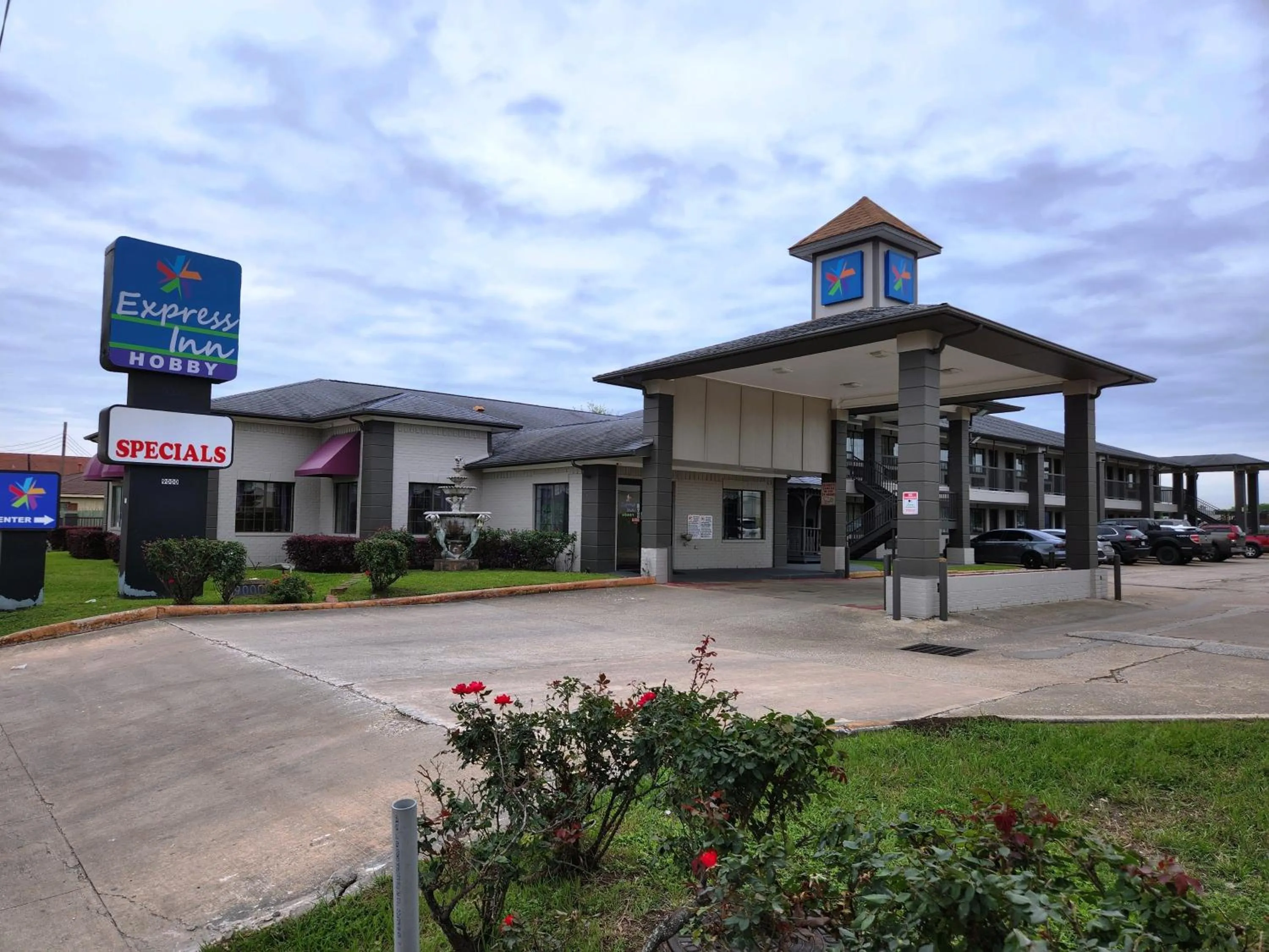 Property building in Express Inn Hobby Airport