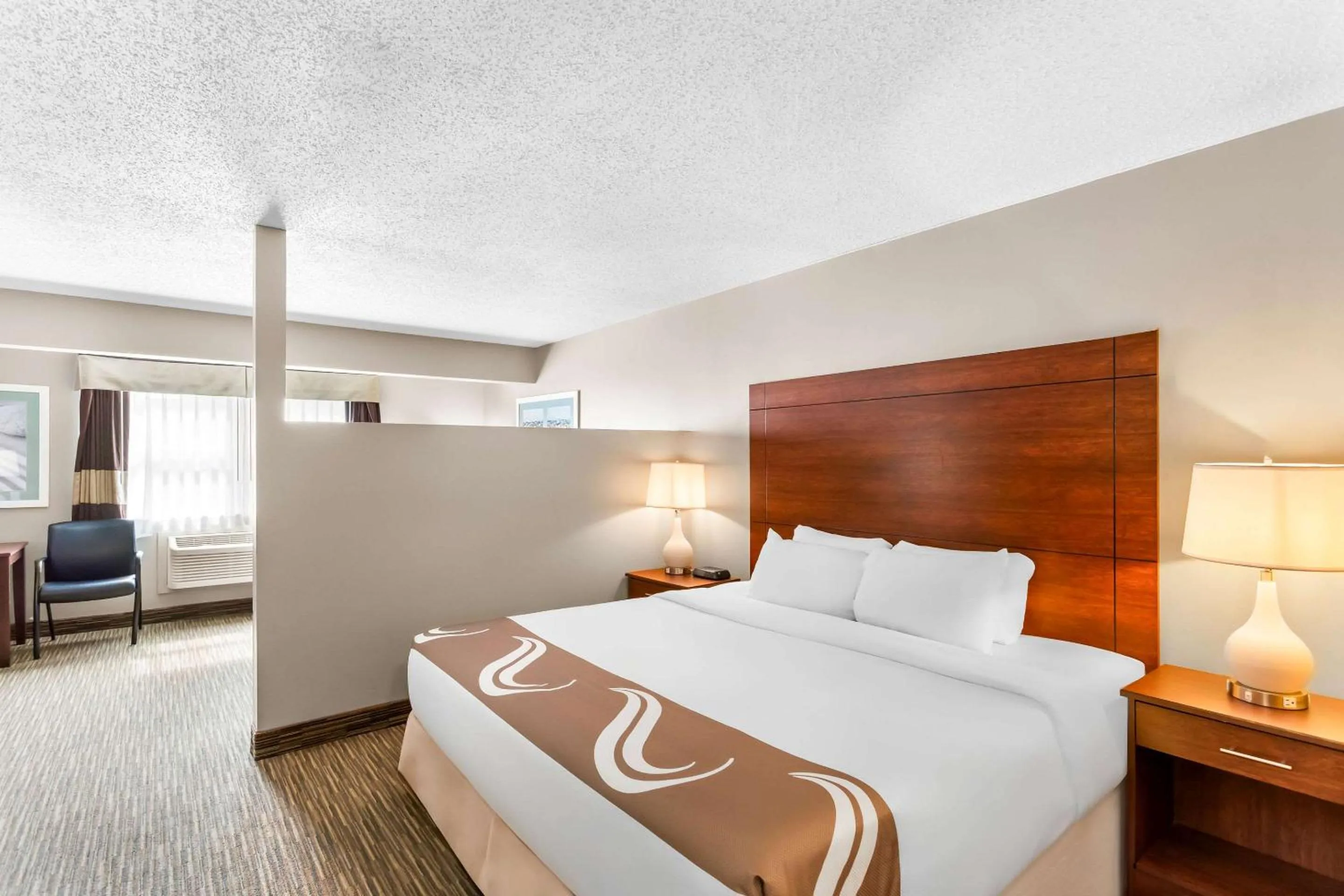 Bedroom, Bed in Quality Inn & Suites Gorham Riverside