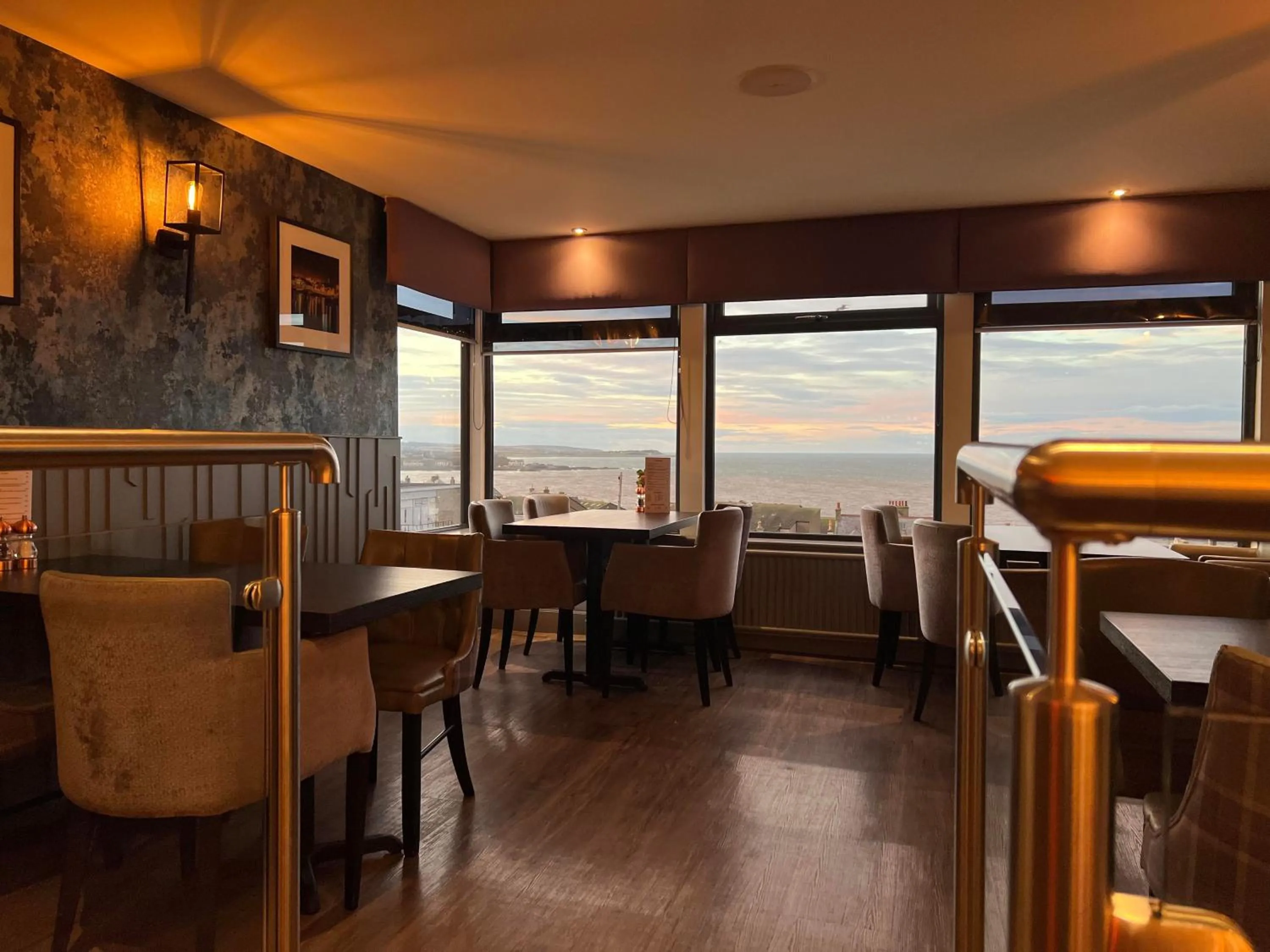 Restaurant/places to eat in The Knowes Hotel & Restaurant