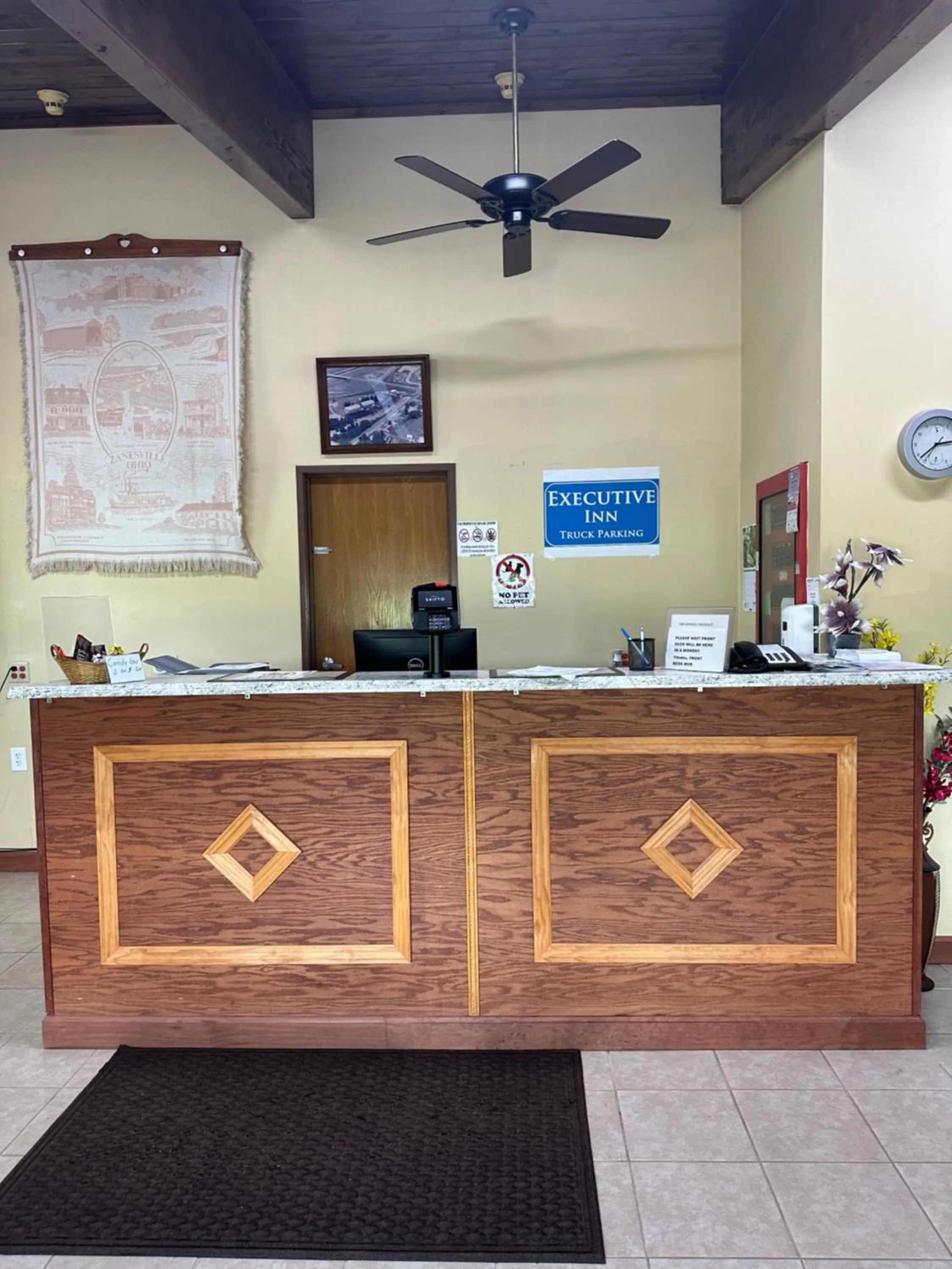 Lobby or reception in Executive Inn