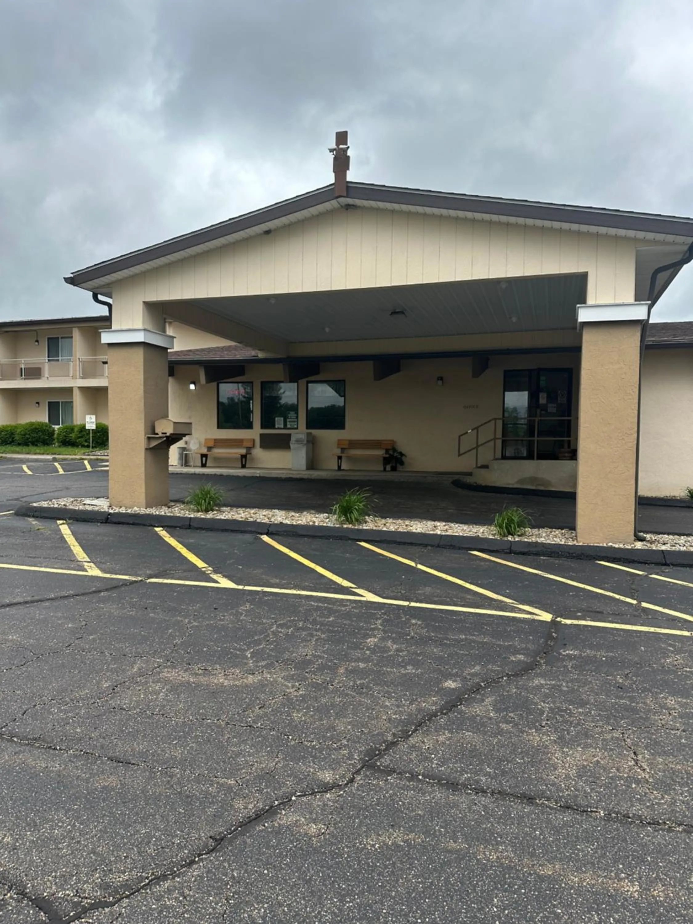 Property building in Executive Inn