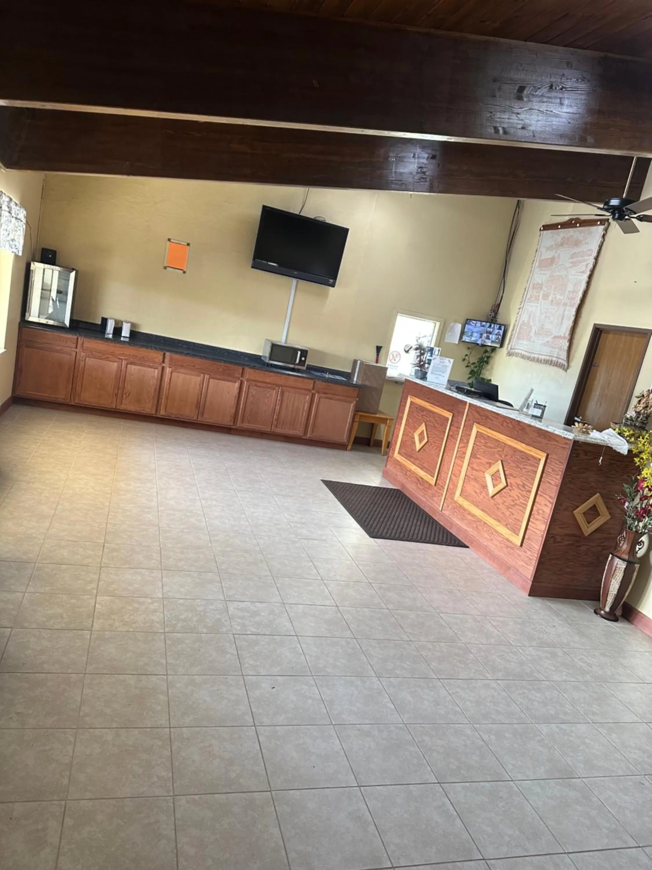 Lobby or reception in Executive Inn