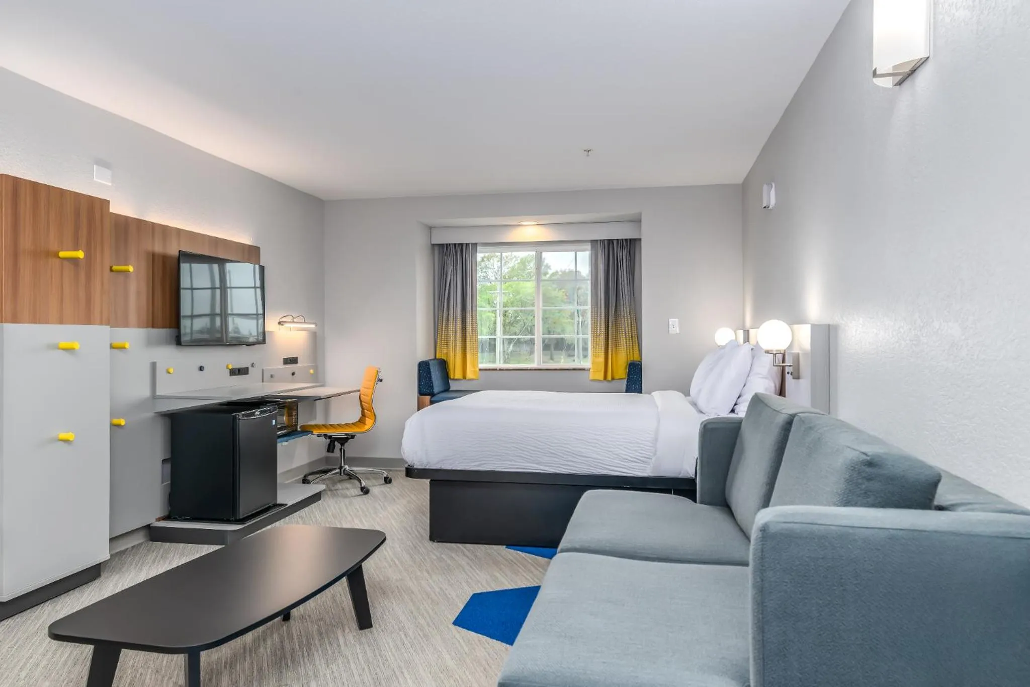 Photo of the whole room, Bed in Microtel Inn and Suites Montgomery