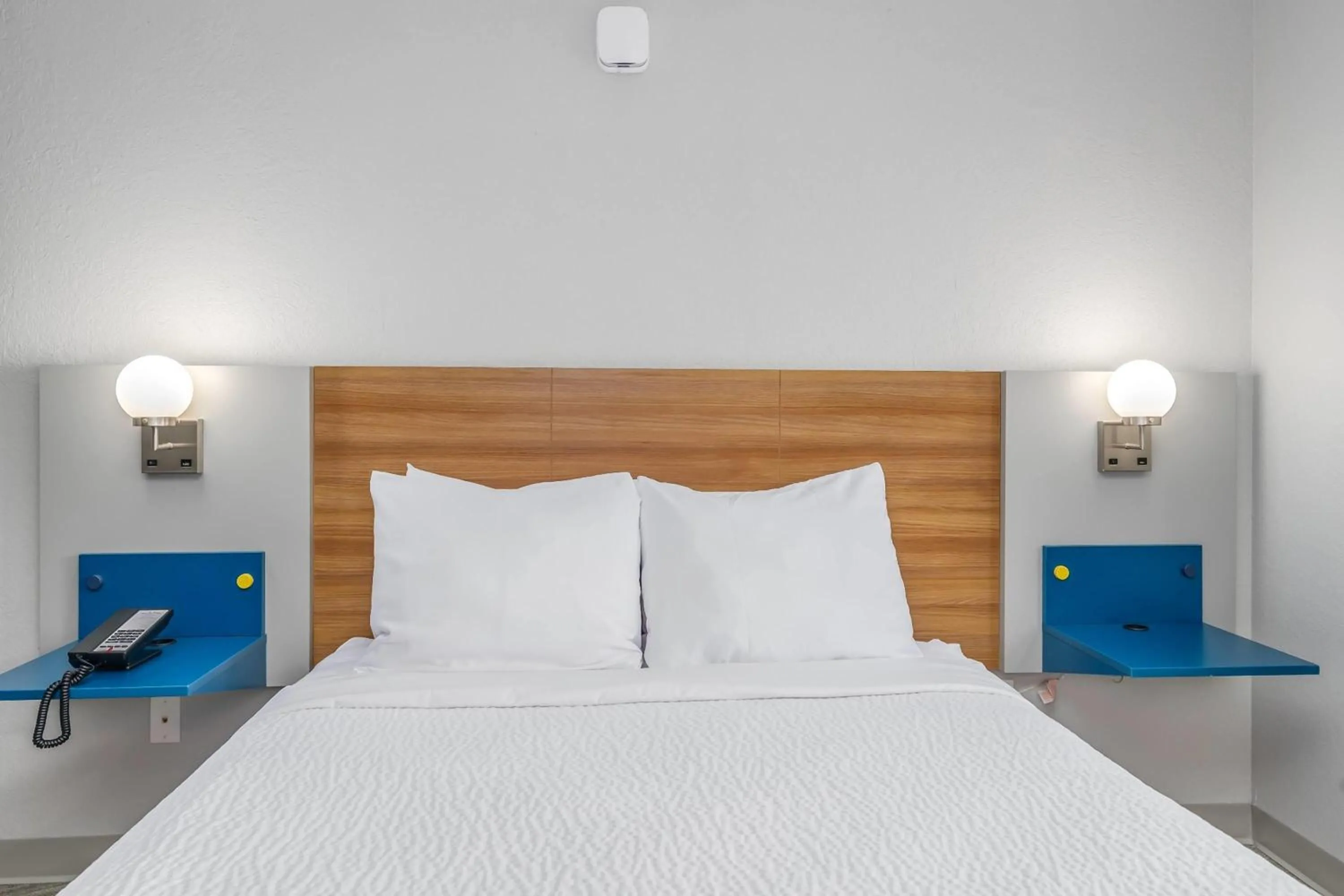 Photo of the whole room, Bed in Microtel Inn and Suites Montgomery