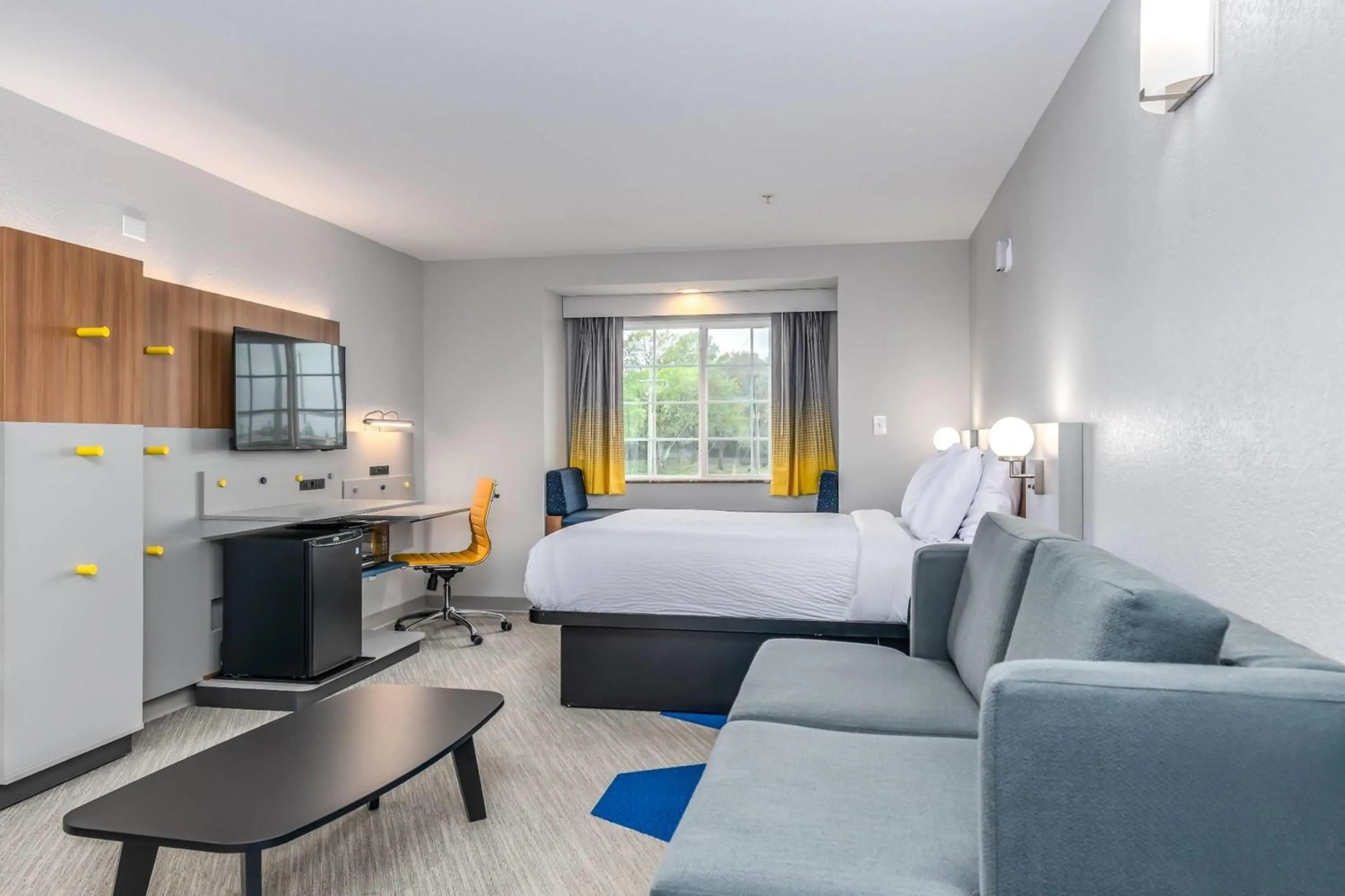 Photo of the whole room, Bed in Microtel Inn and Suites Montgomery