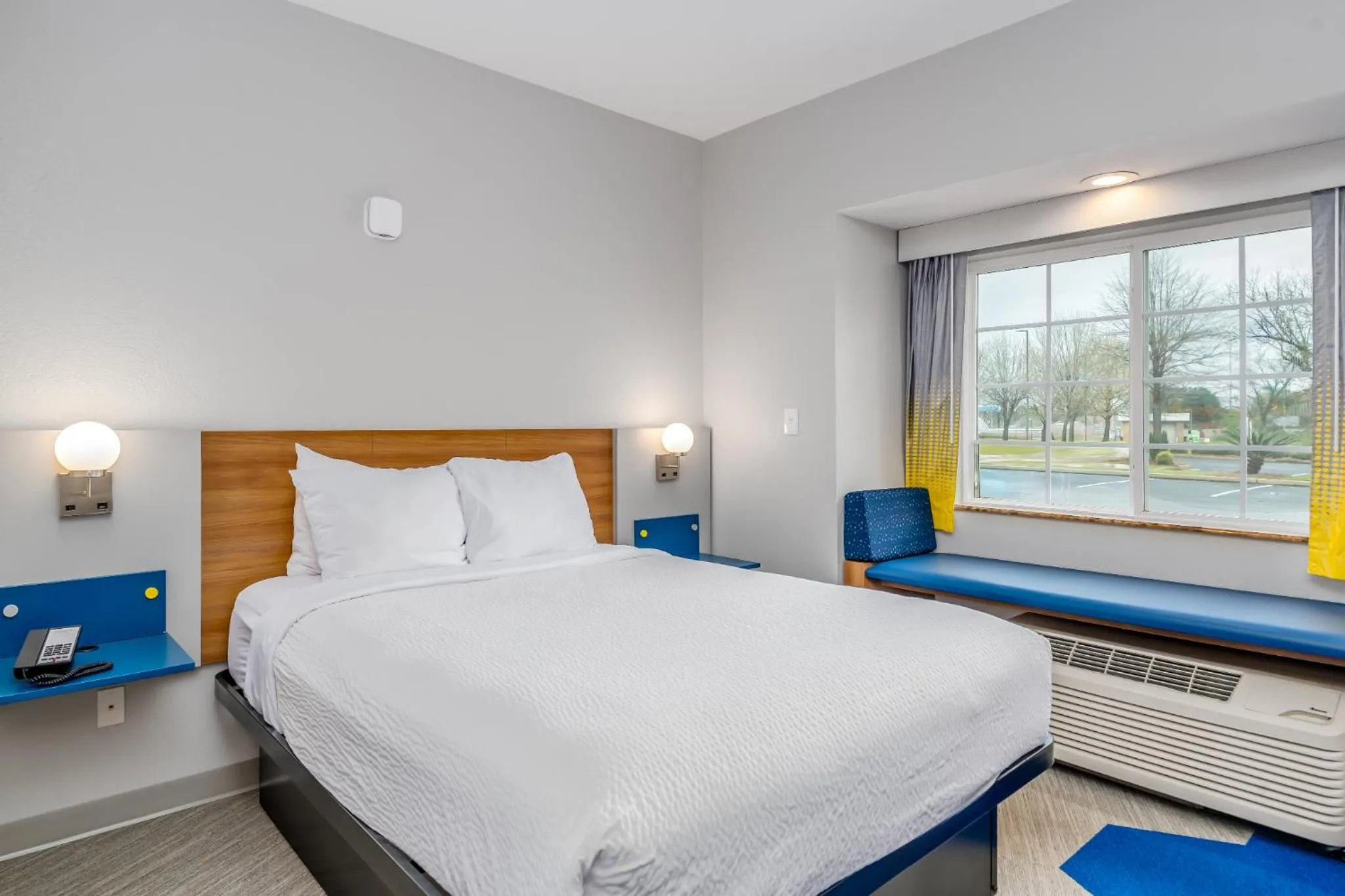 Bed in Microtel Inn and Suites Montgomery