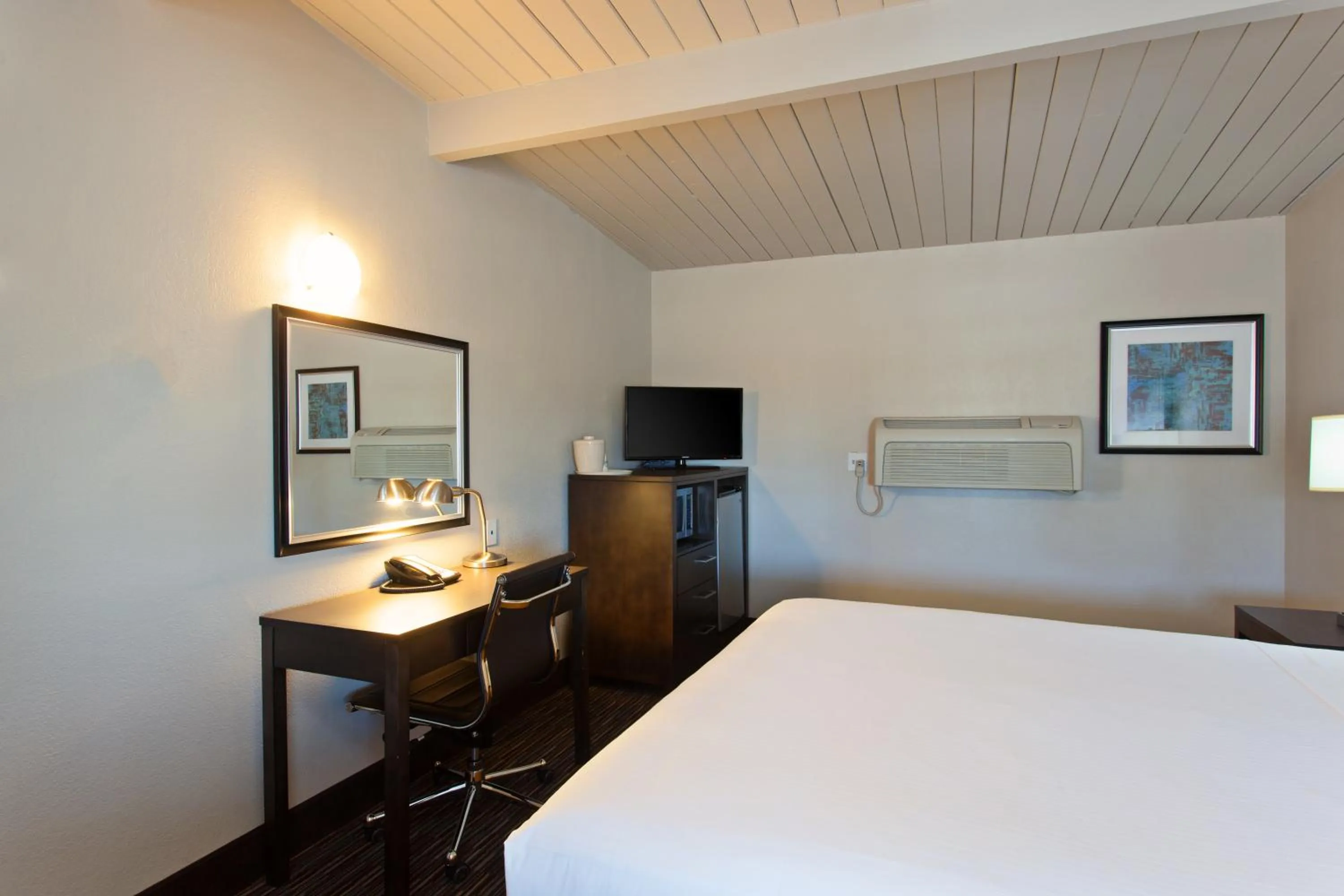 Photo of the whole room in Days Inn by Wyndham Chowchilla Gateway to Yosemite