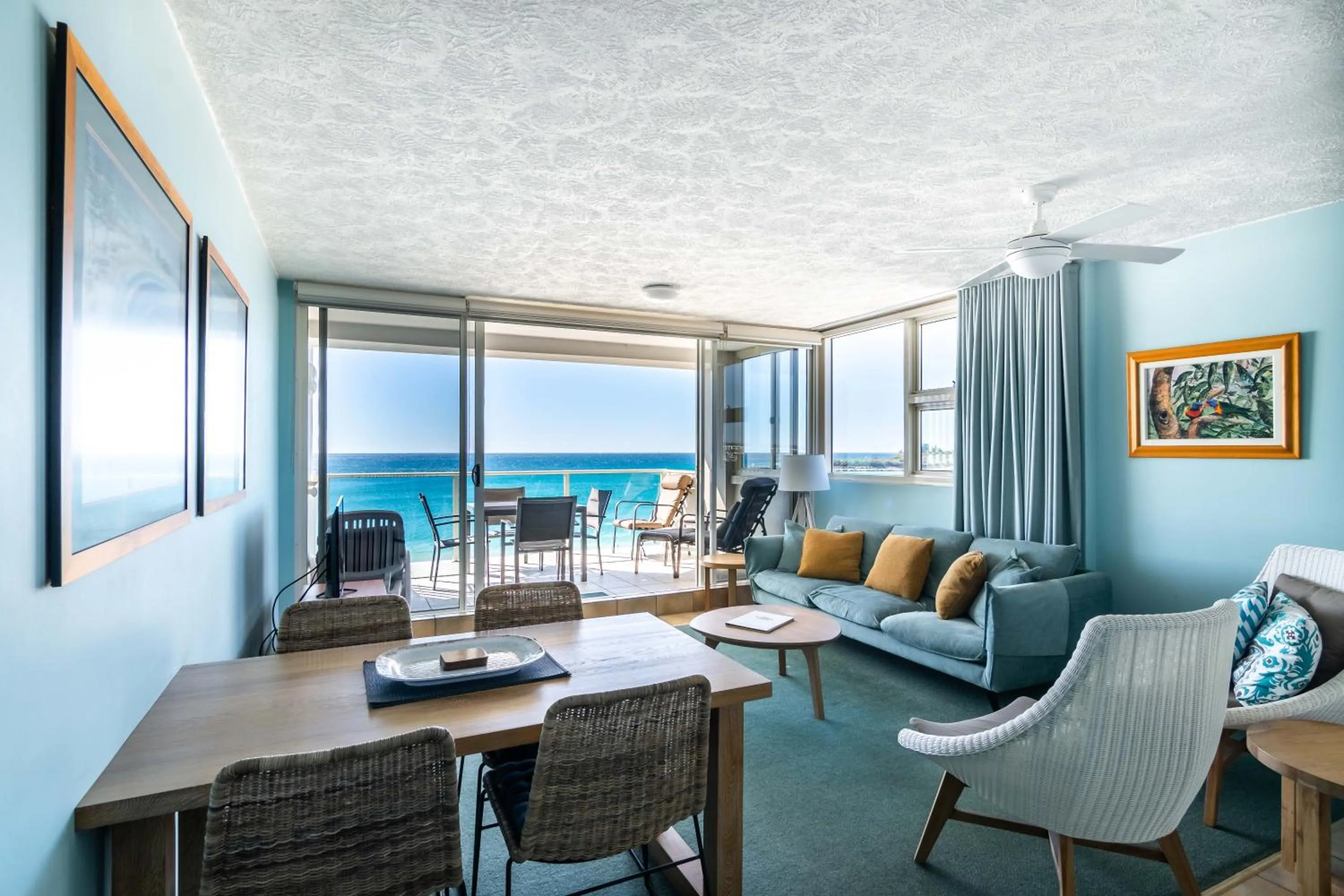 TV and multimedia in 84 The Spit Holiday Apartments