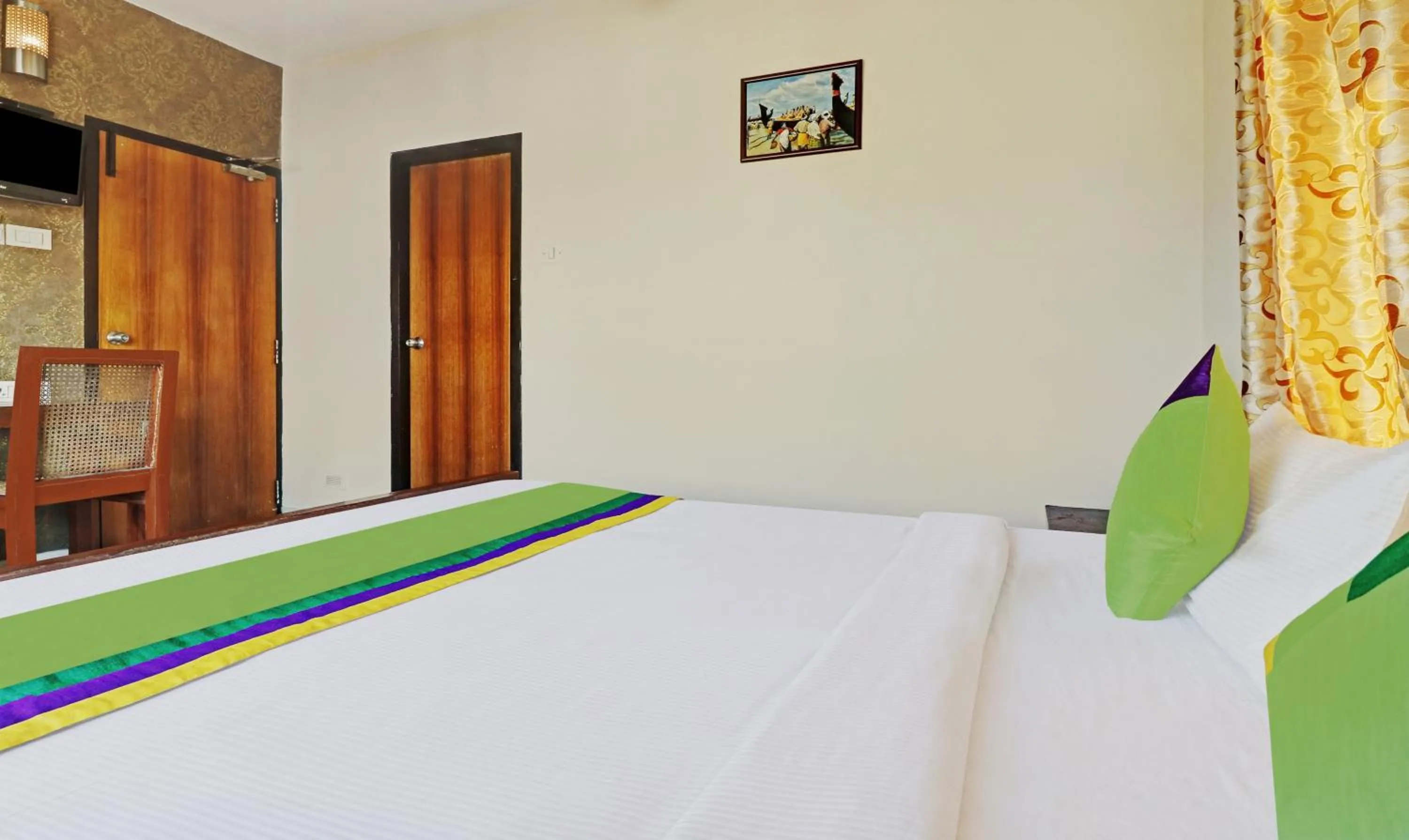 Bedroom, Bed in Treebo Time Square Marine Drive