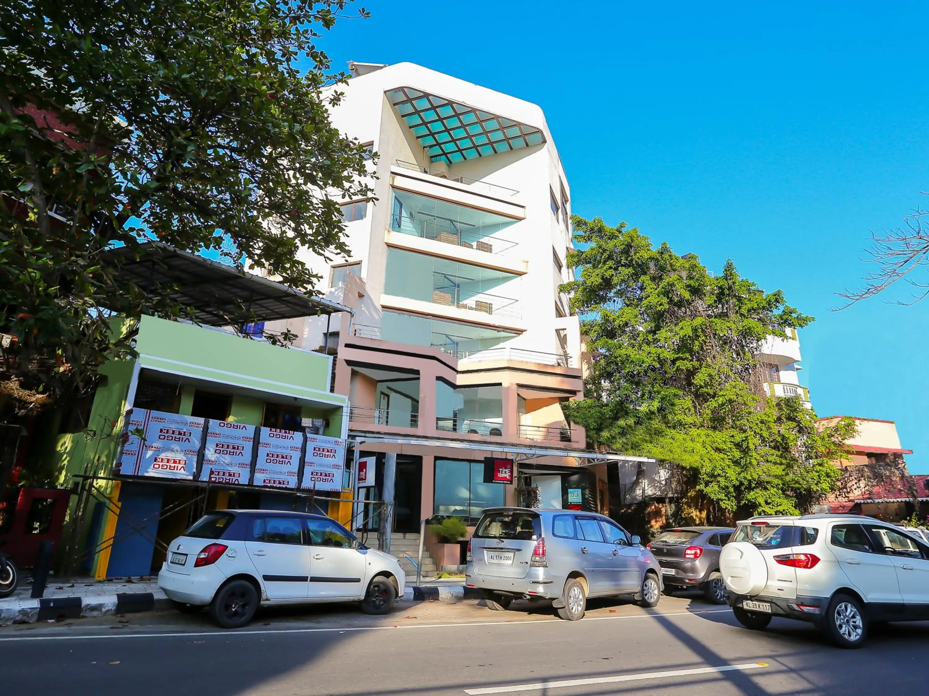 Facade/entrance in Treebo Time Square Marine Drive
