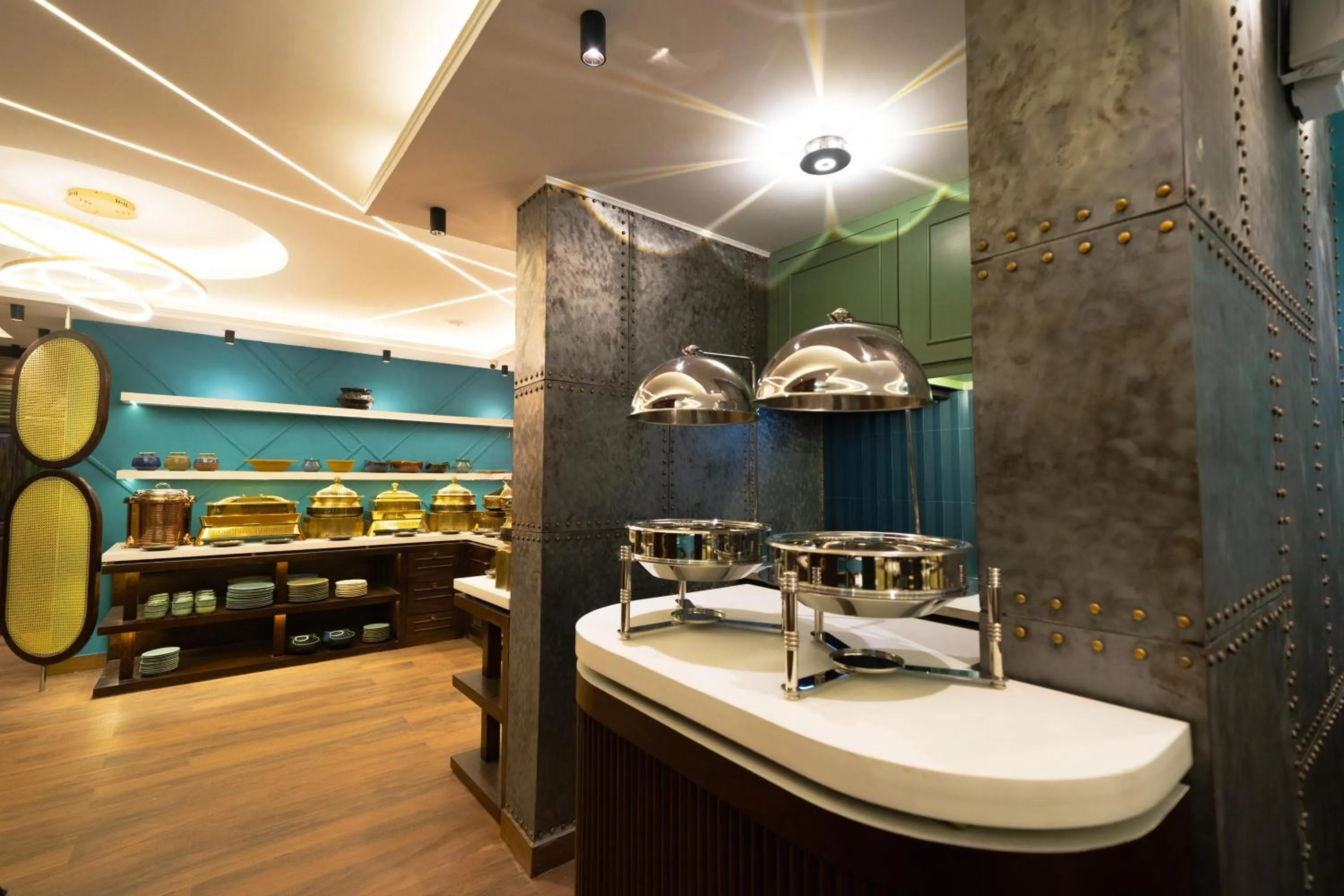 Restaurant/places to eat in Treebo Time Square Marine Drive