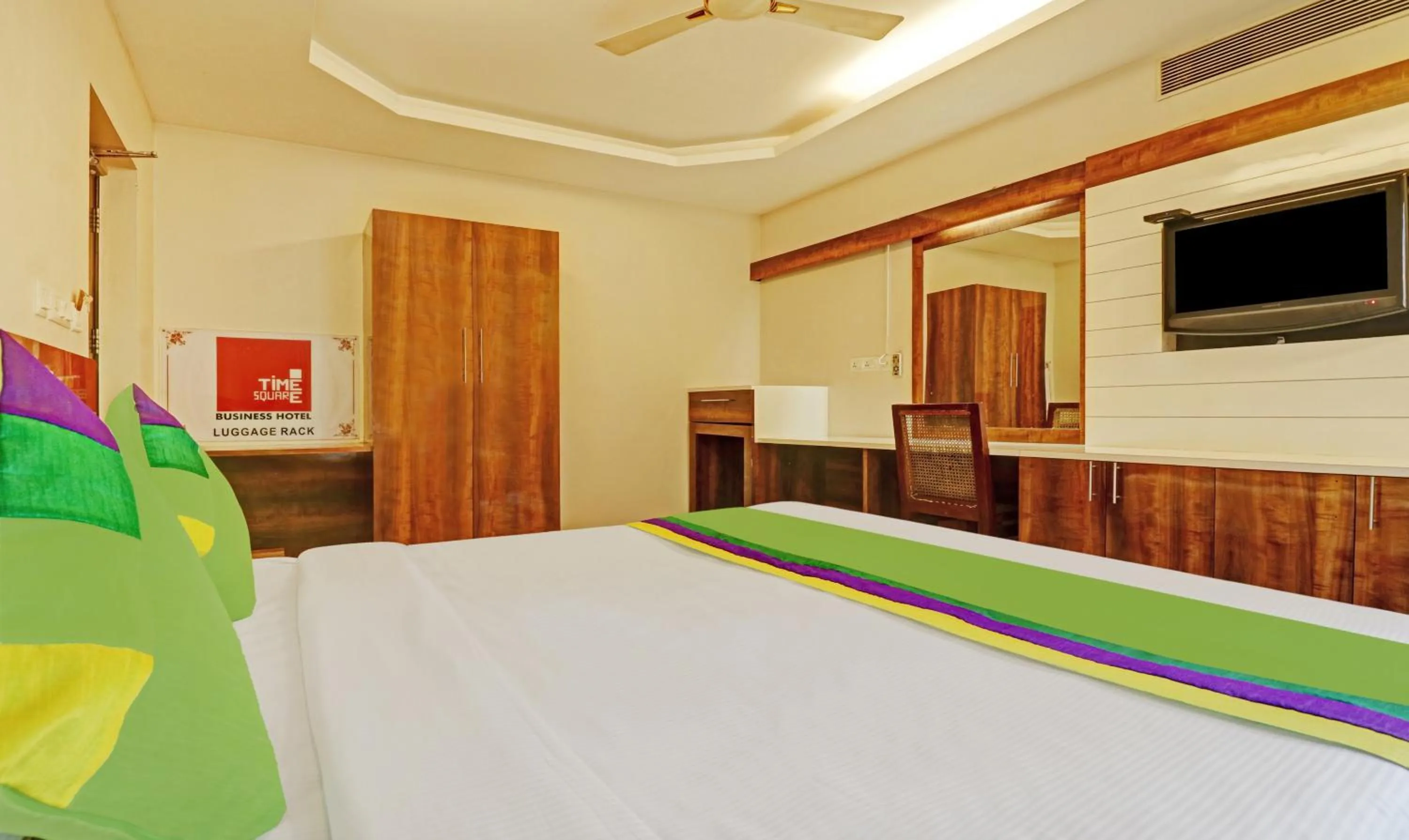 Bedroom, Bed in Treebo Time Square Marine Drive