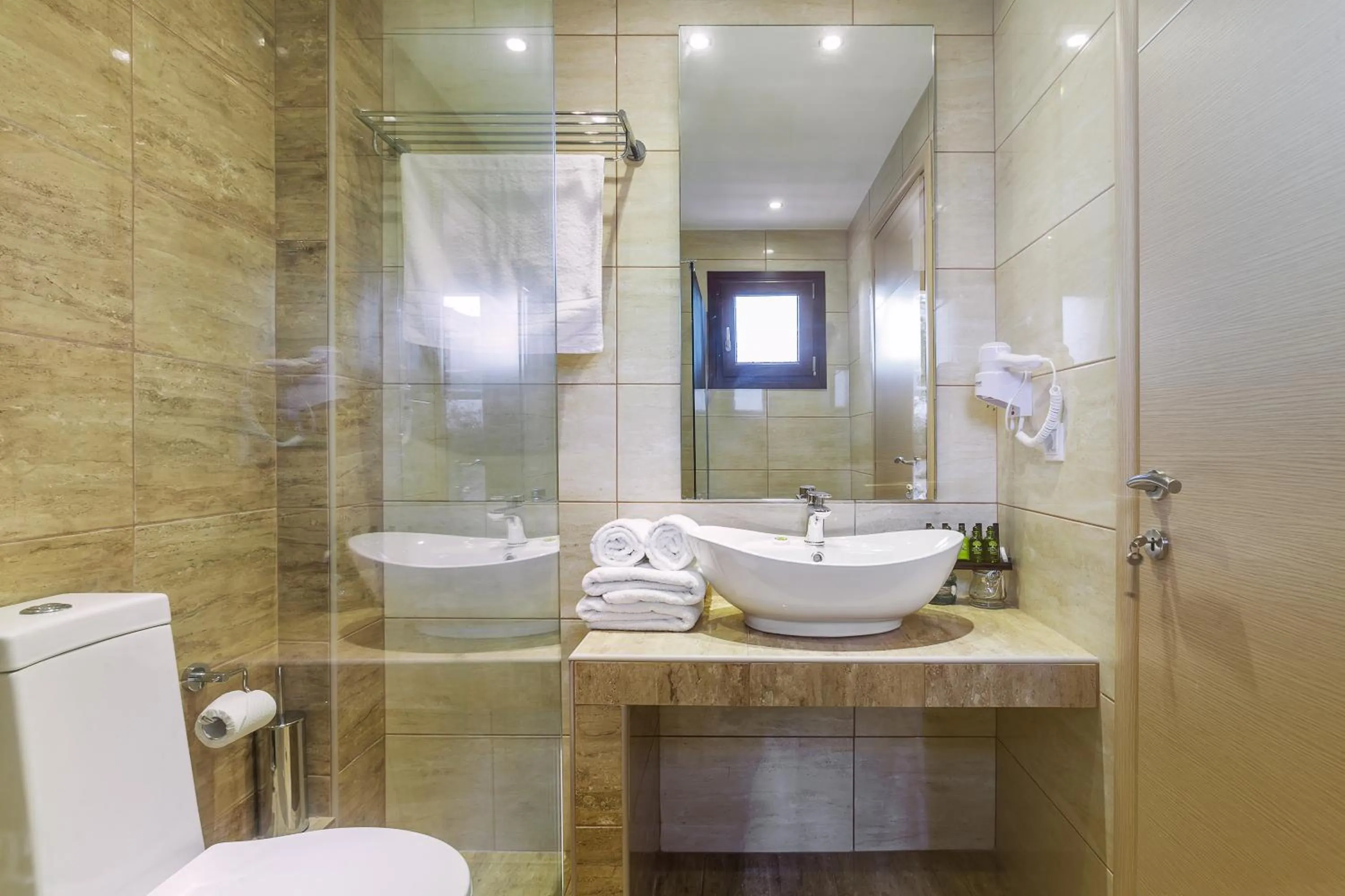 Bathroom in Belohorizonte Fine Accommodation