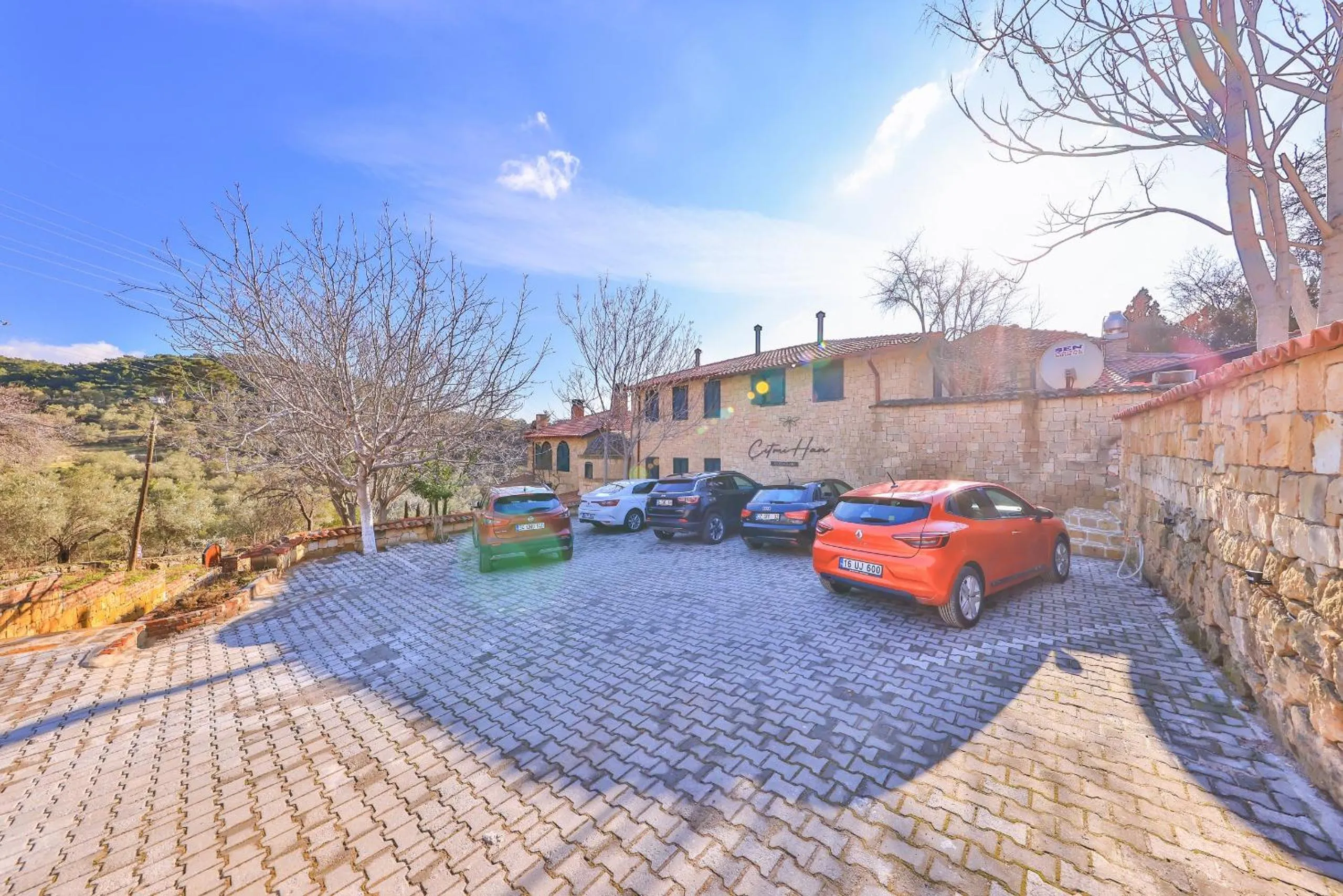 Parking in Çetmihan Hotel