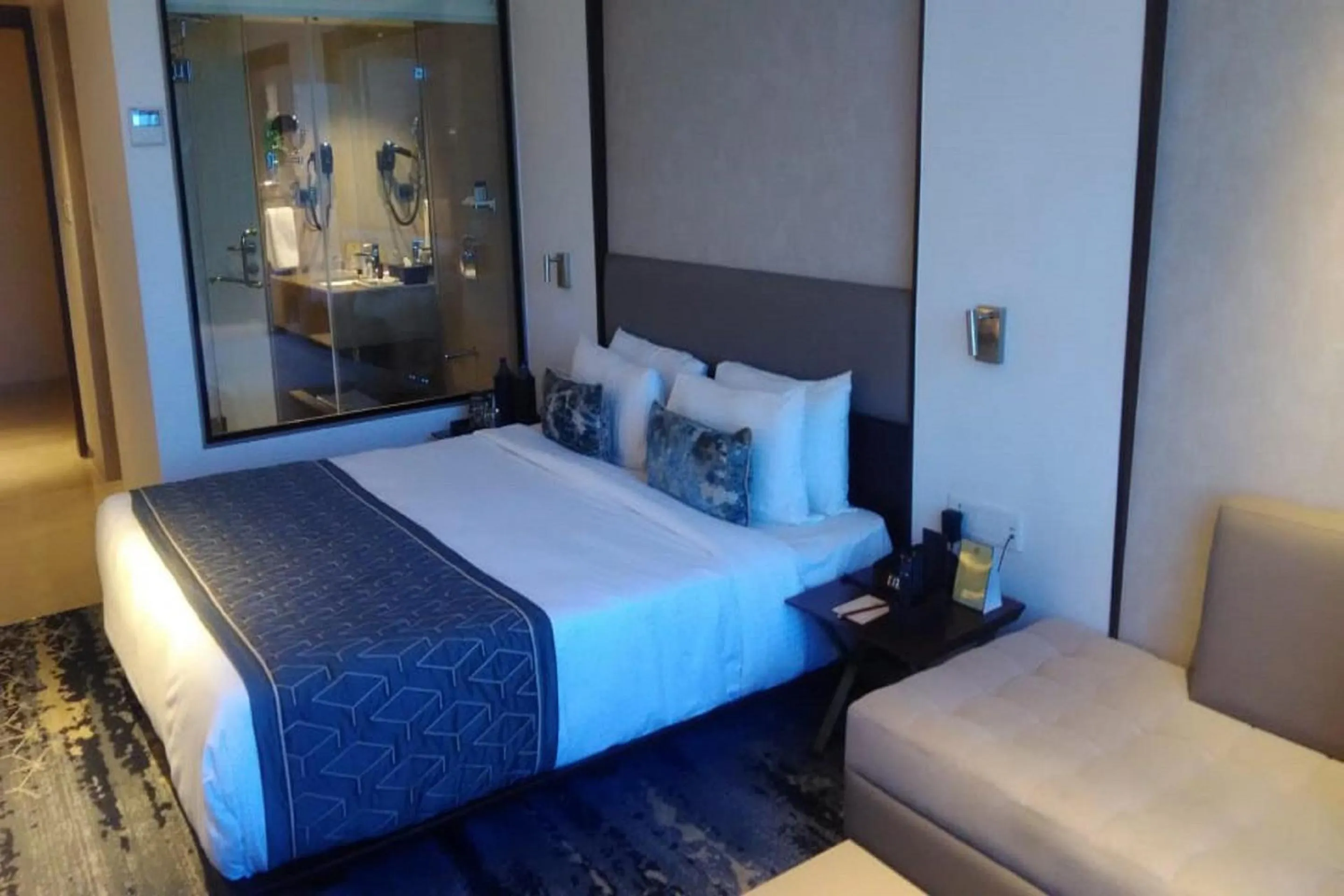 Bedroom, Bed in Sayaji Vadodara