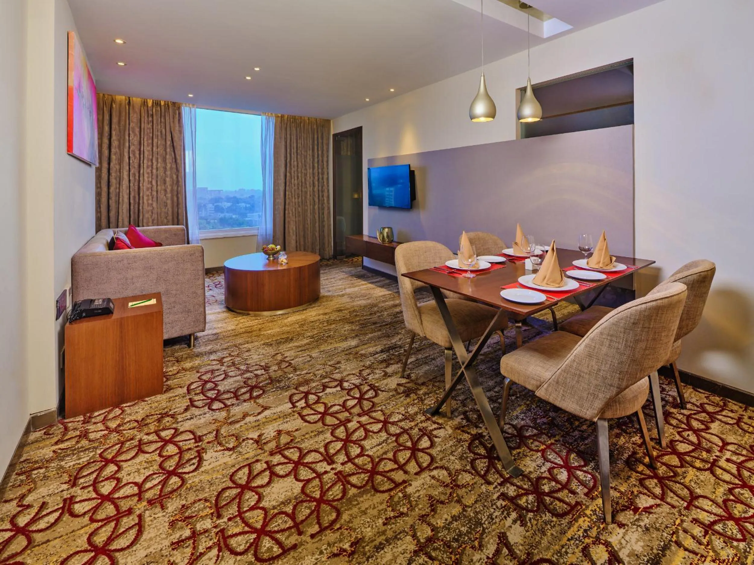 Dining area in Sayaji Vadodara