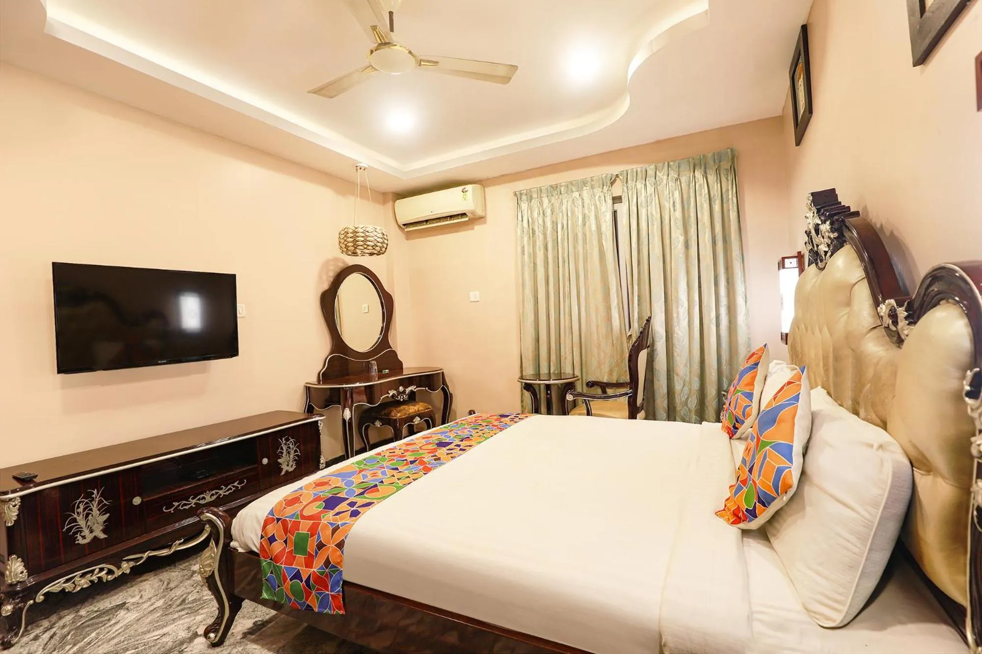 Bed in FabHotel NK Courtyard - Nr Guindy Industrial Estate