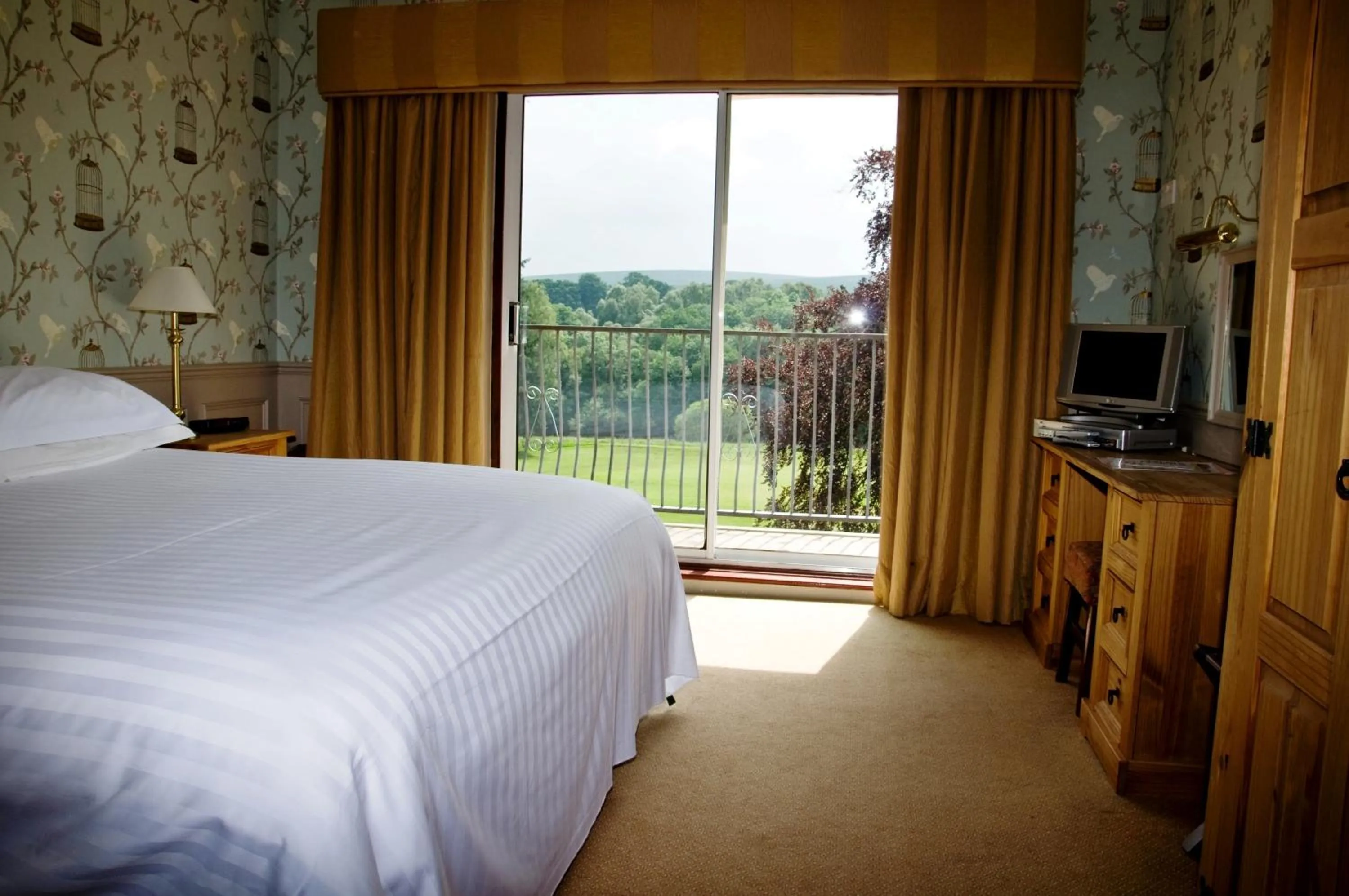 View (from property/room), Bed in Riverdale Hall Hotel & Leisure