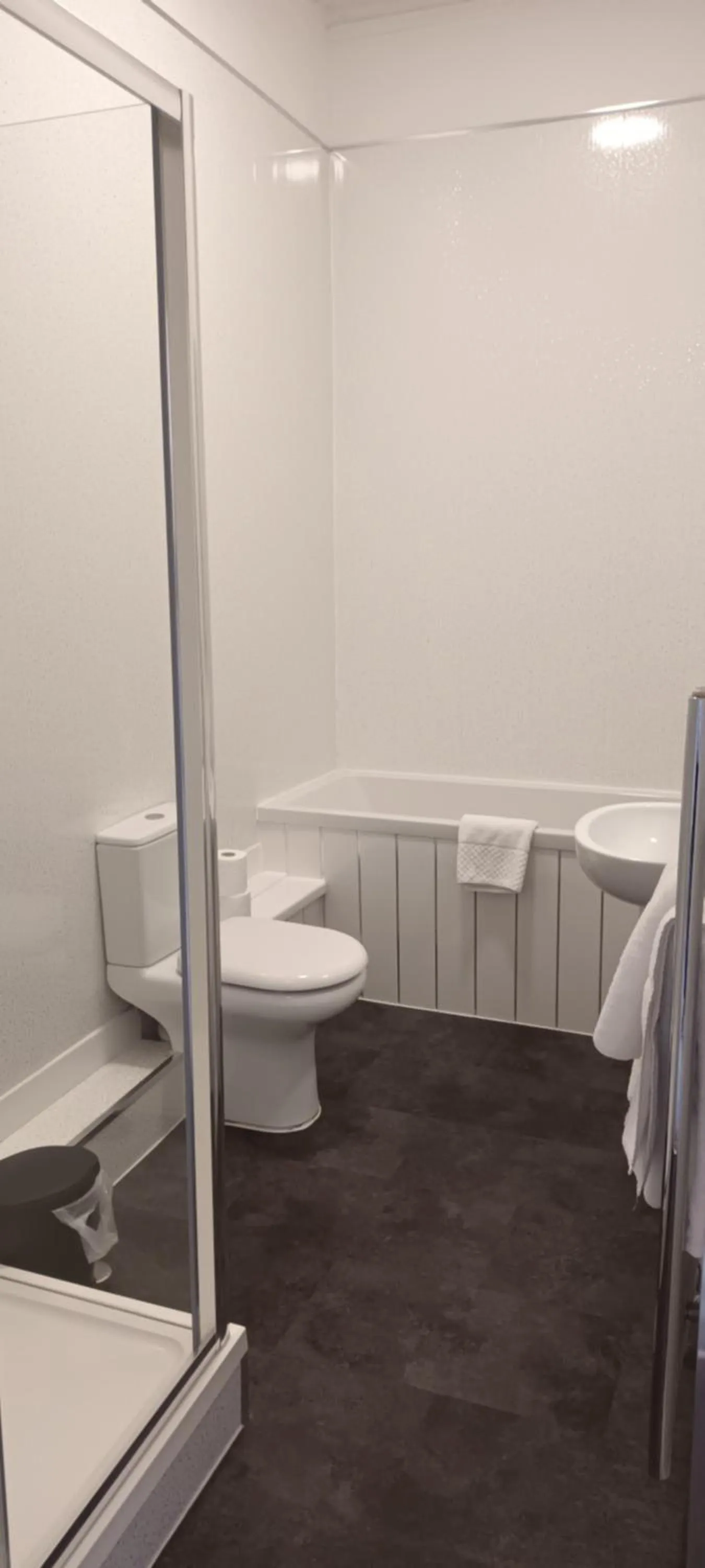 Bathroom in Riverdale Hall Hotel & Leisure